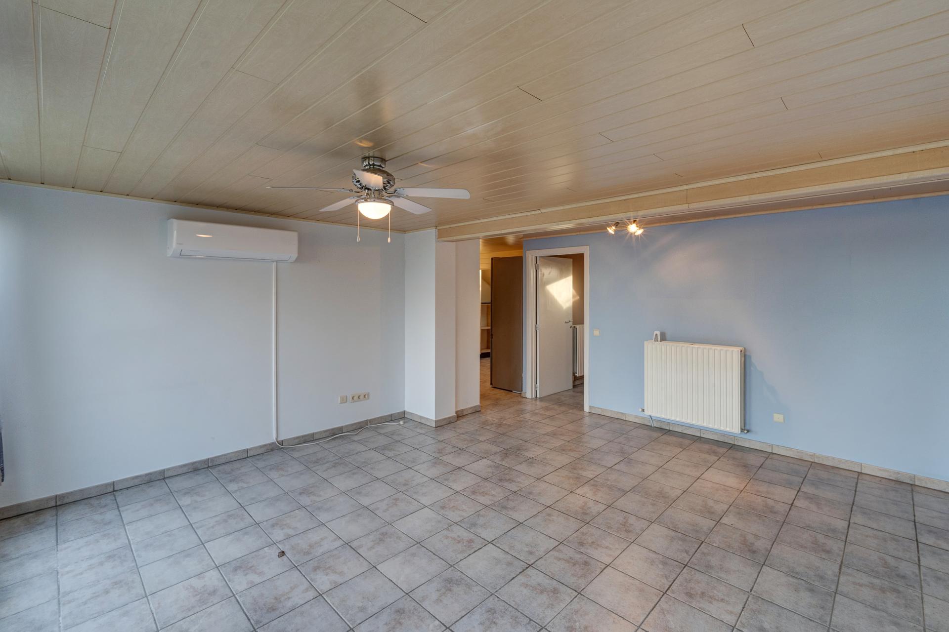 Gezellig appartement met terras in het centrum van Laakdal — foto