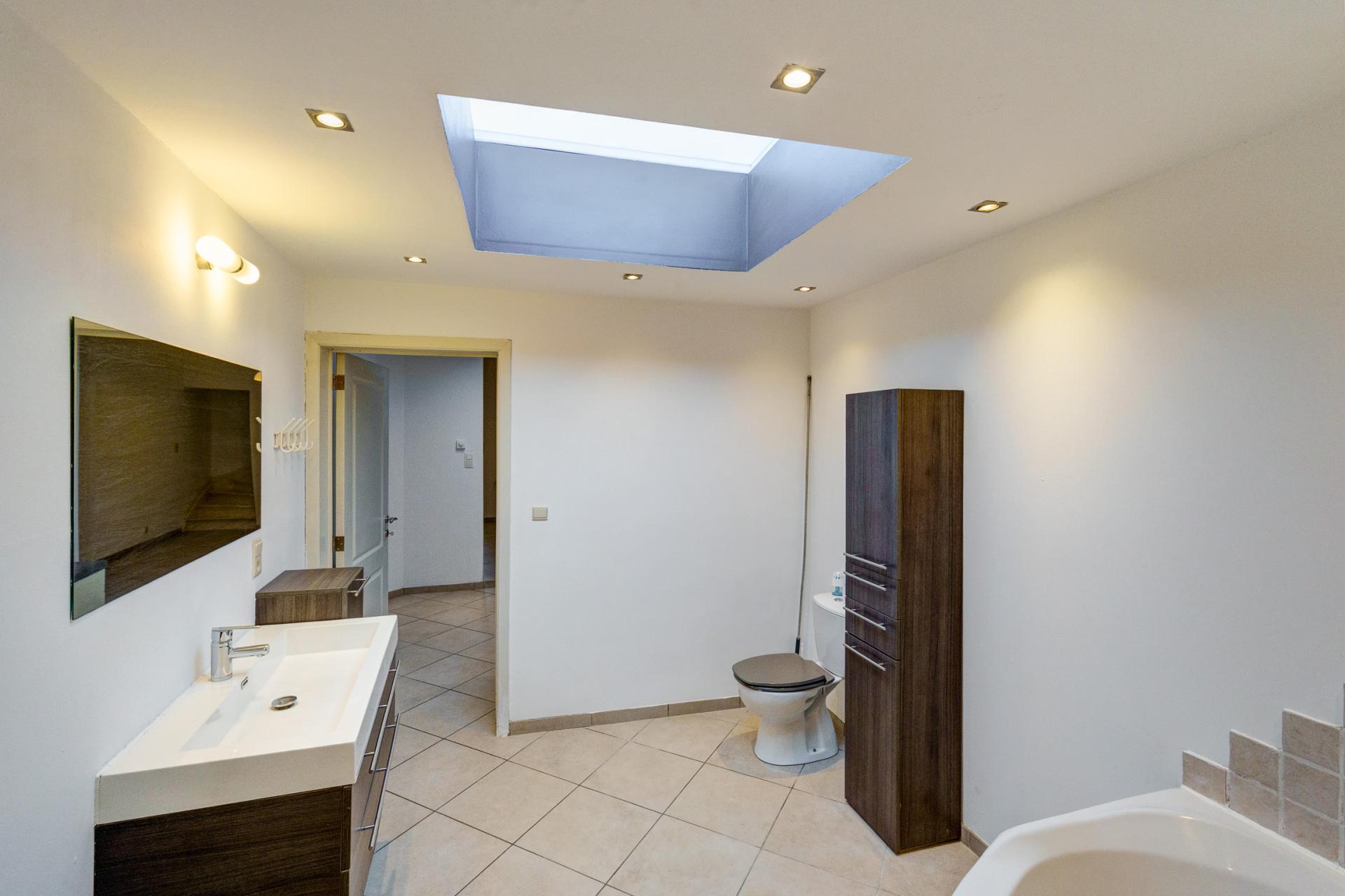 Instapklare woning met 2 SLPK in het centrum van Herentals — foto