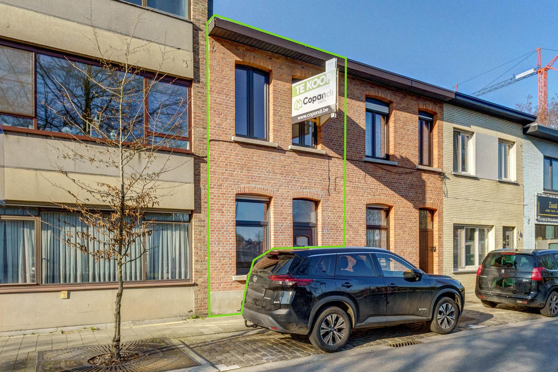Instapklare woning met 2 SLPK in het centrum van Herentals — foto