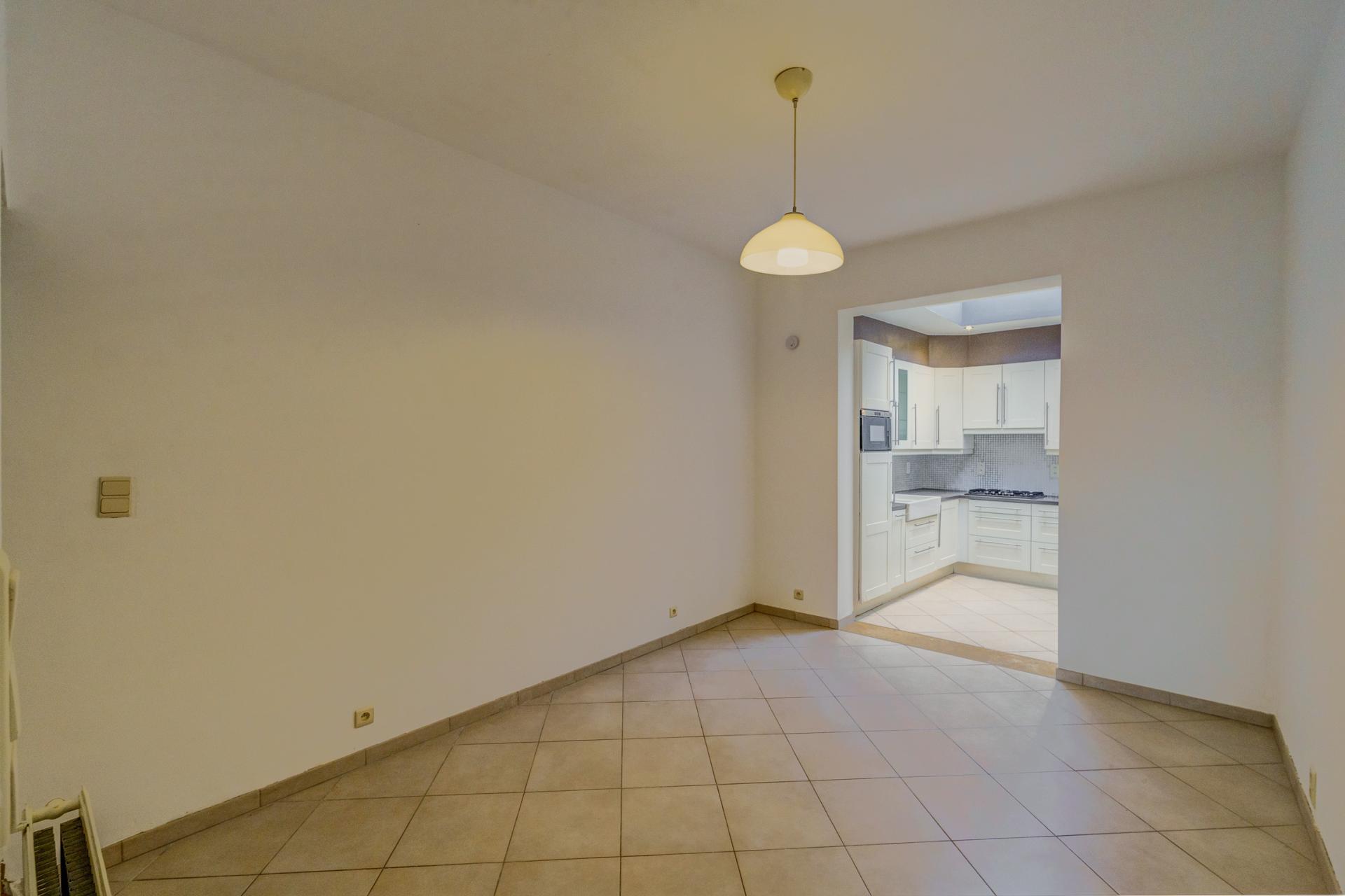 Instapklare woning met 2 SLPK in het centrum van Herentals — foto