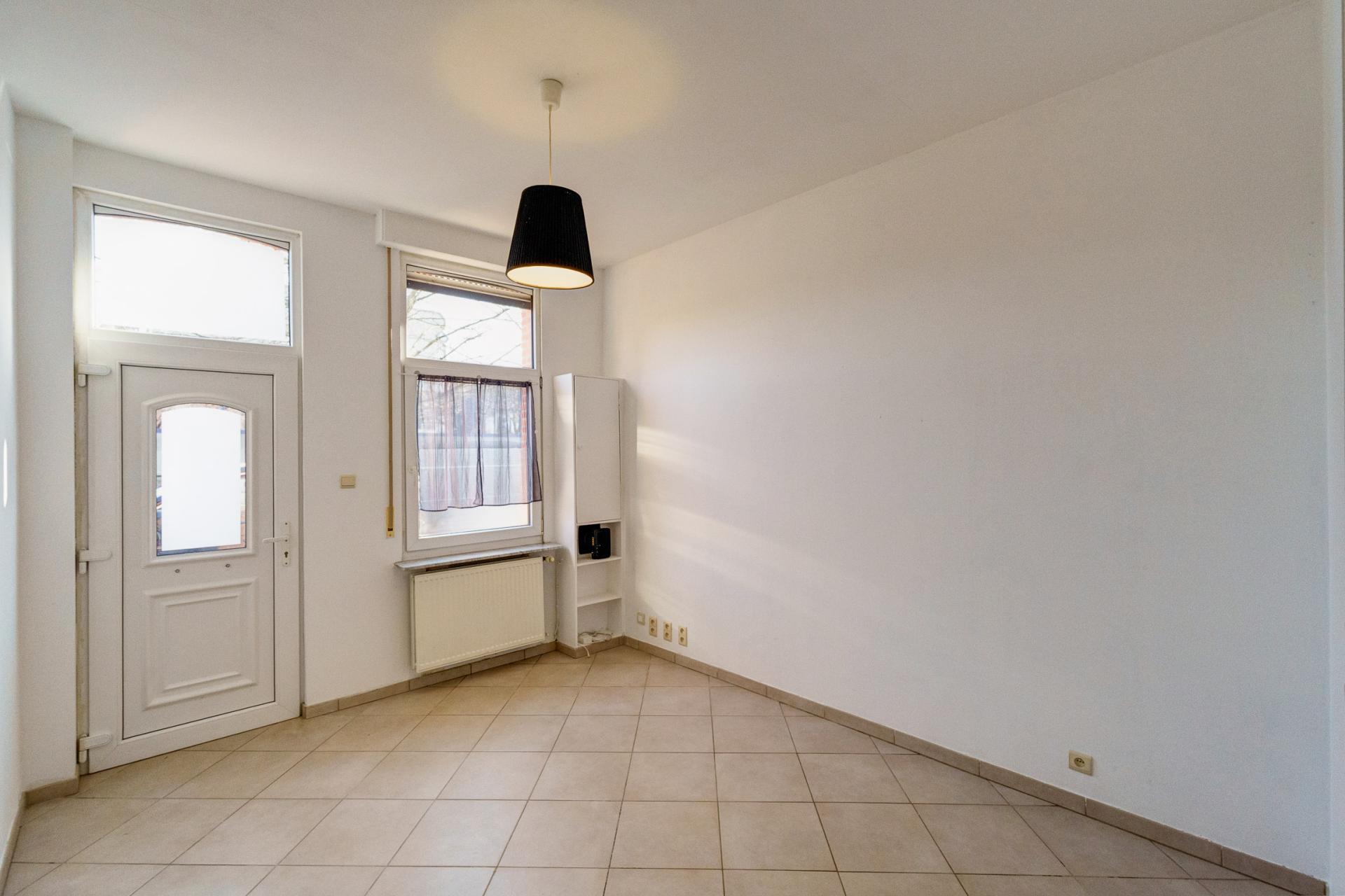 Instapklare woning met 2 SLPK in het centrum van Herentals — foto