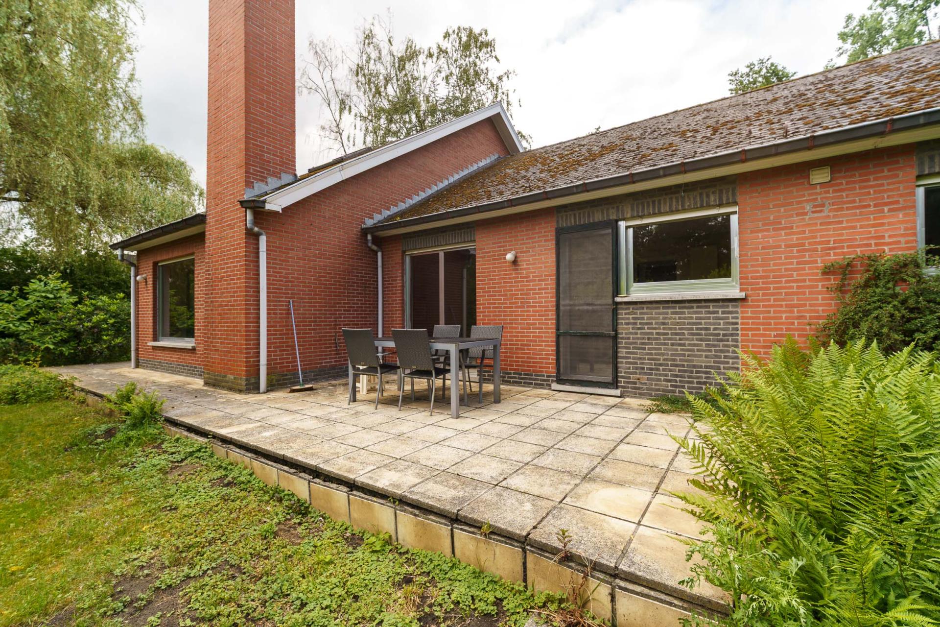 Rustig gelegen woning met zes slpks en 2 garages in Tremelo — foto
