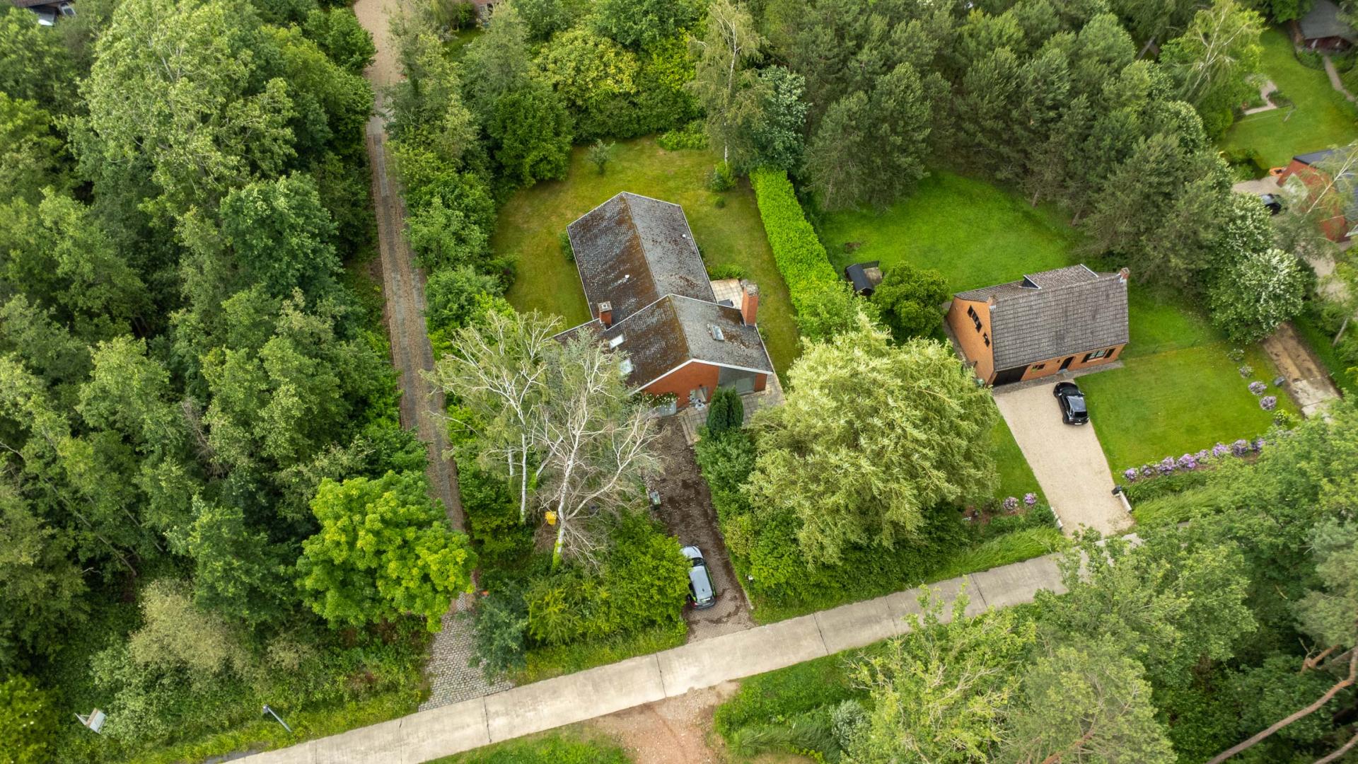 Rustig gelegen woning met zes slpks en 2 garages in Tremelo — foto