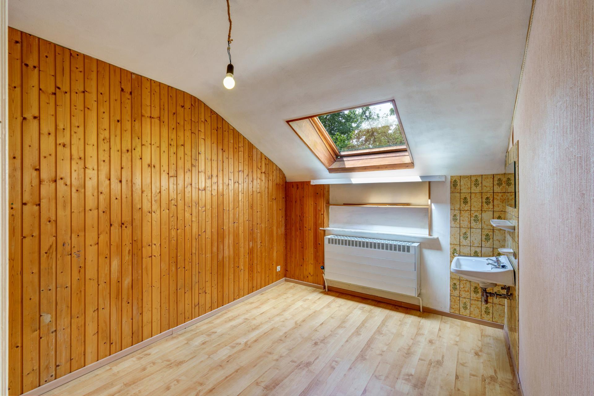 Rustig gelegen woning met zes slpks en 2 garages in Tremelo — foto