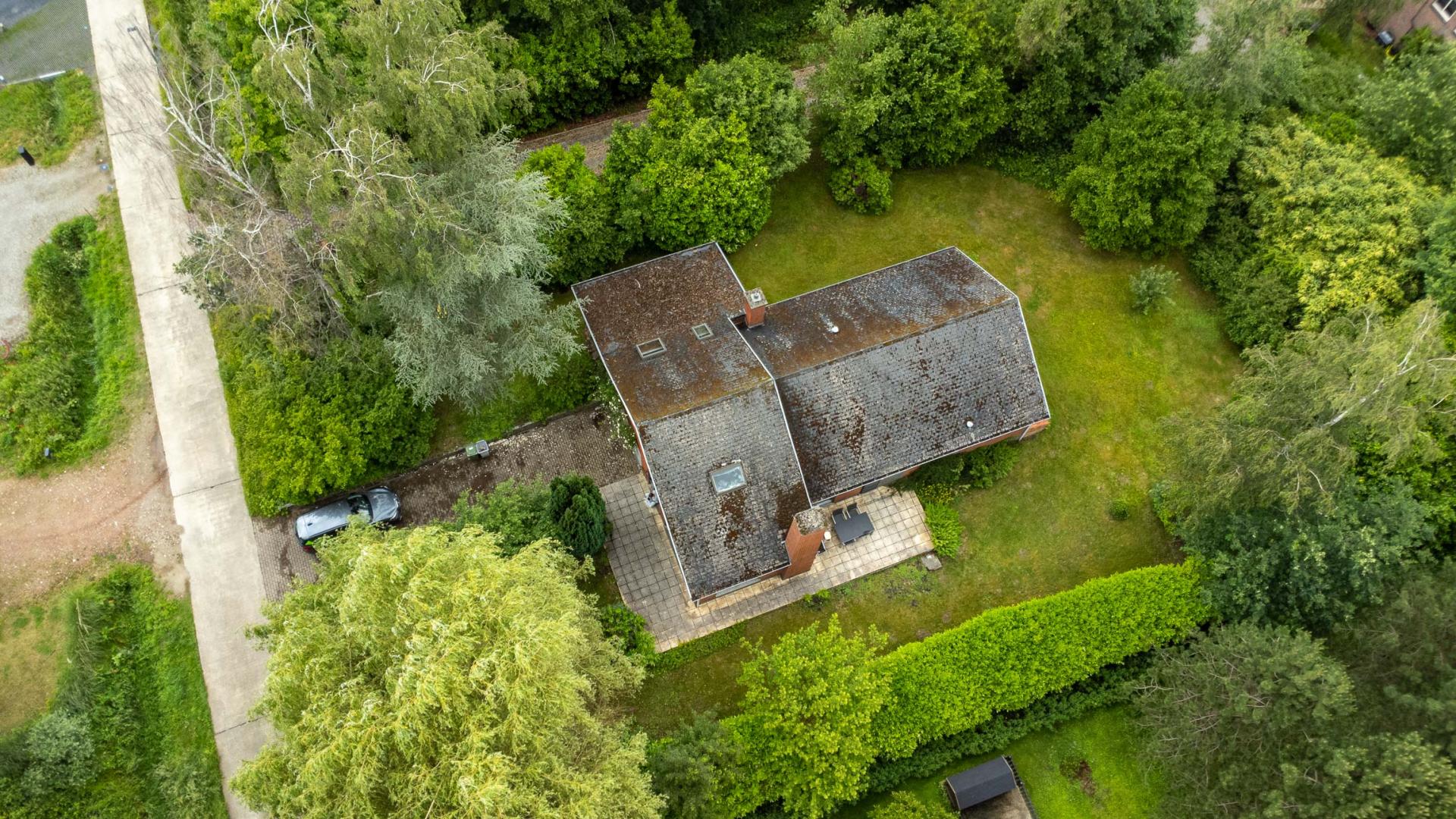 Rustig gelegen woning met zes slpks en 2 garages in Tremelo — foto