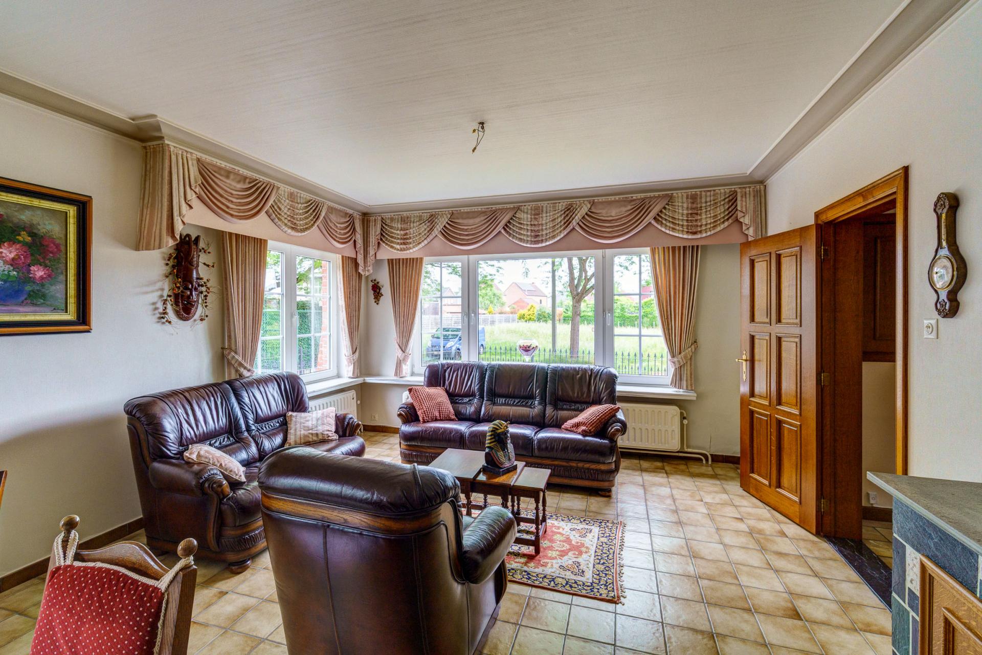 Karaktervolle woning met drie slpk in Rotselaar — foto