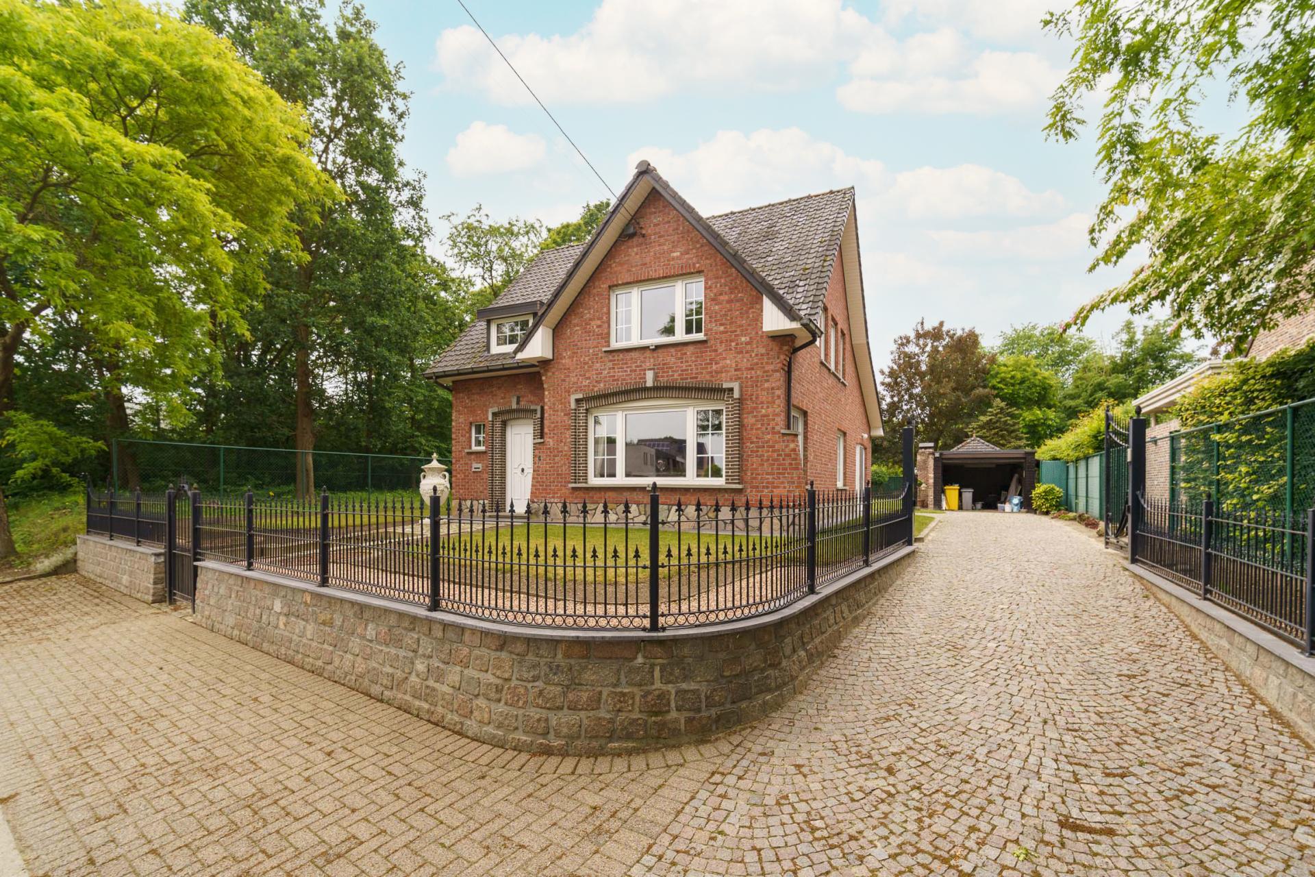 Karaktervolle woning met drie slpk in Rotselaar — foto