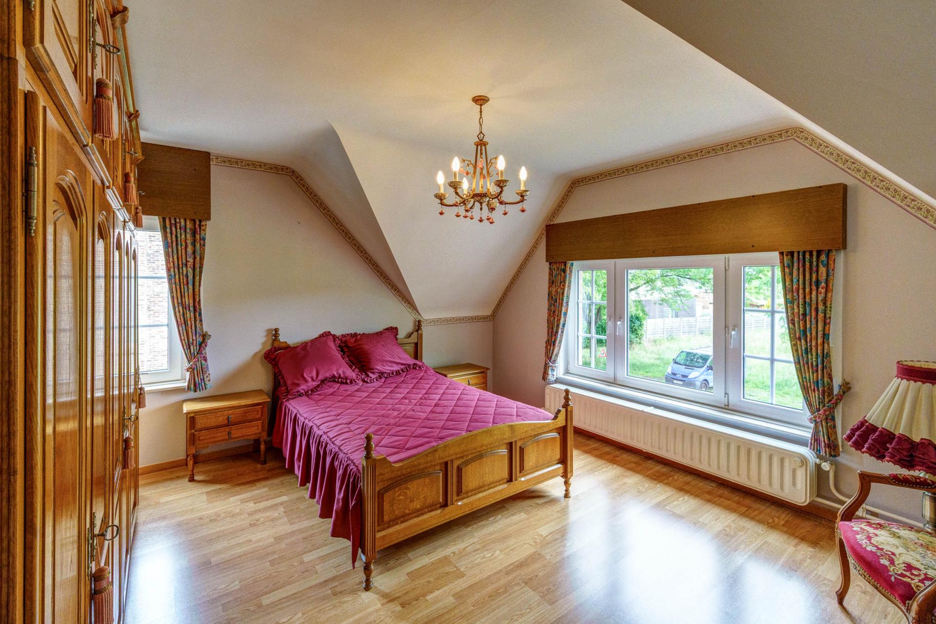 Karaktervolle woning met drie slpk in Rotselaar — foto