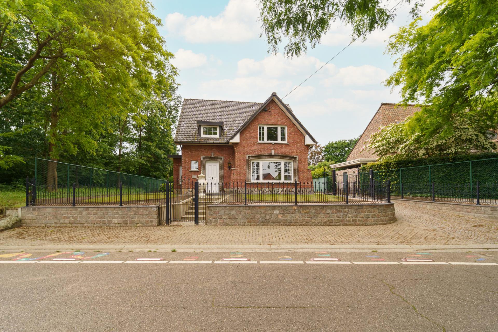 Karaktervolle woning met drie slpk in Rotselaar — foto