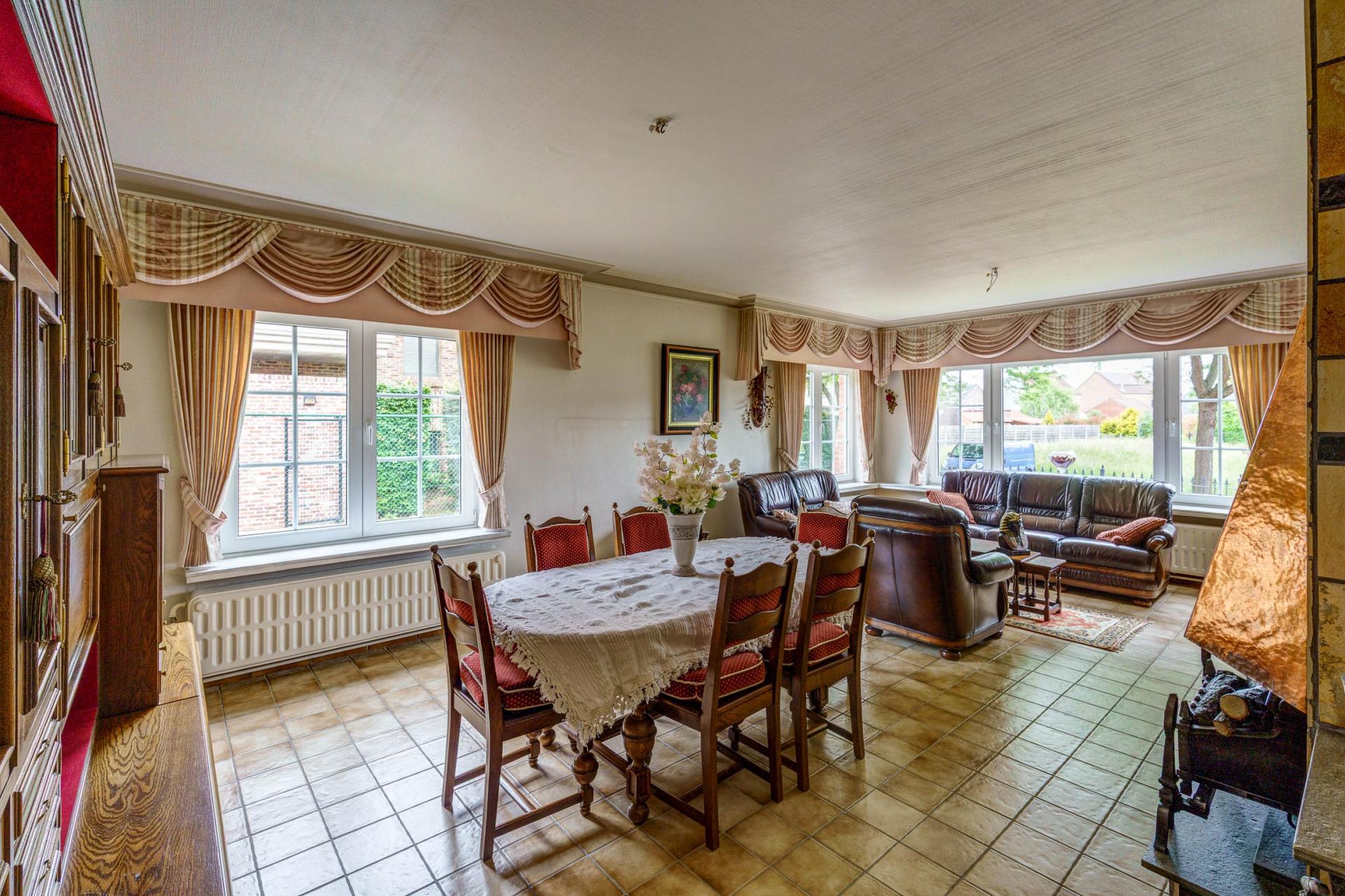 Karaktervolle woning met drie slpk in Rotselaar — foto