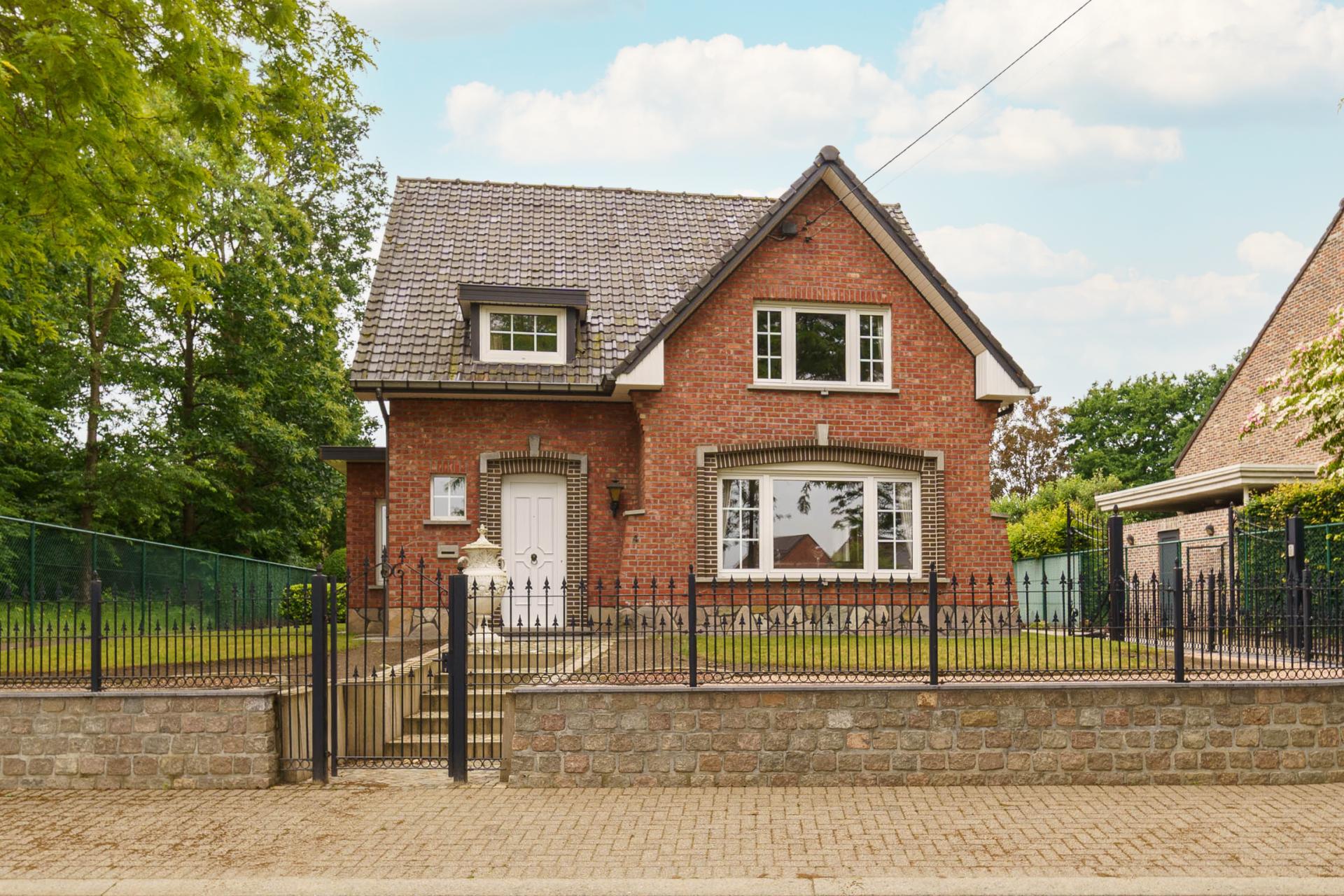 Karaktervolle woning met drie slpk in Rotselaar — foto