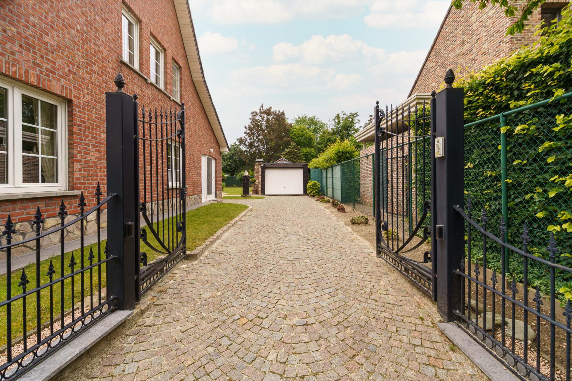 Karaktervolle woning met drie slpk in Rotselaar — foto