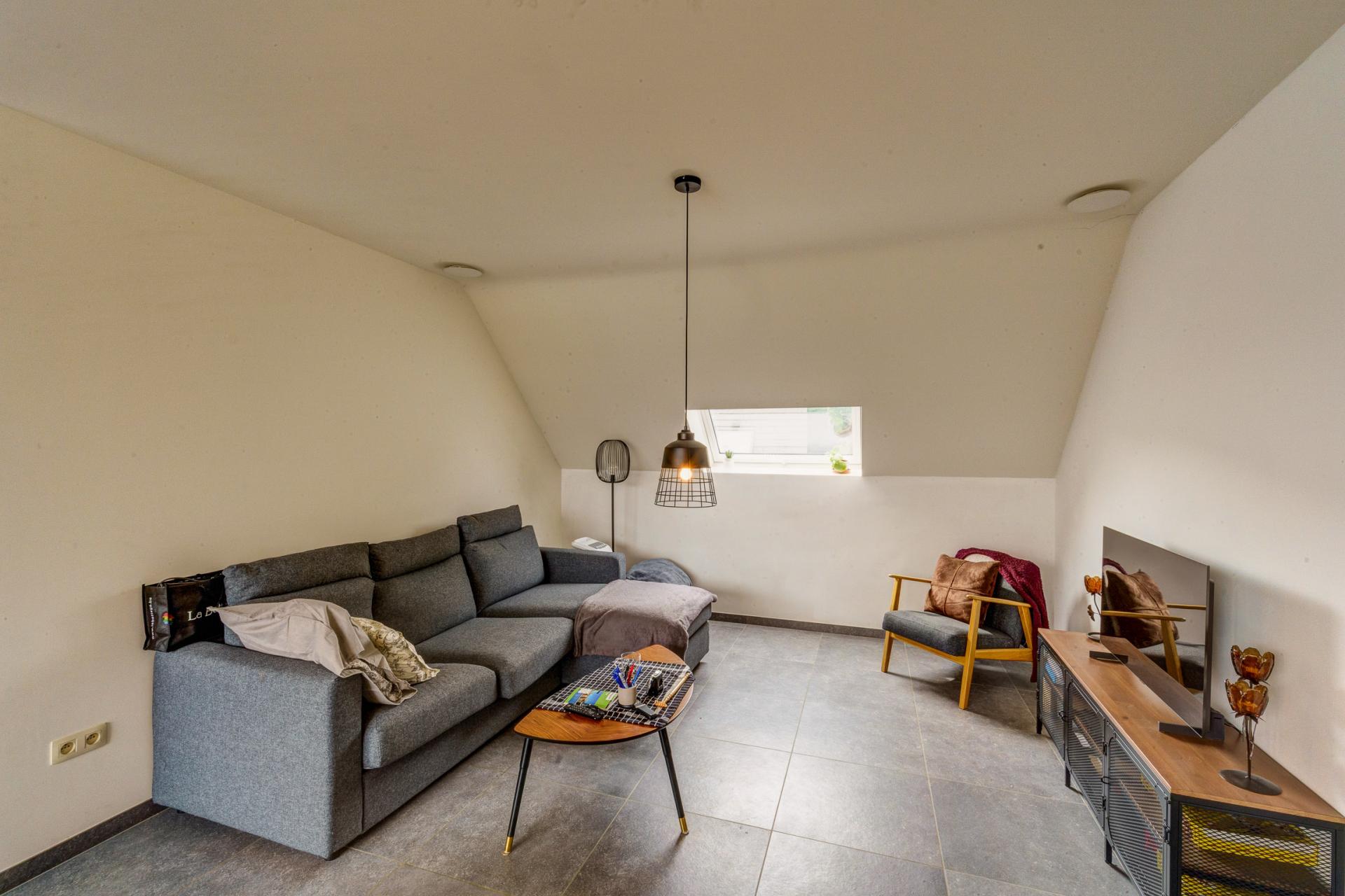 Ruim app met terras en drie slaapkamers in centrum Meerhout — foto