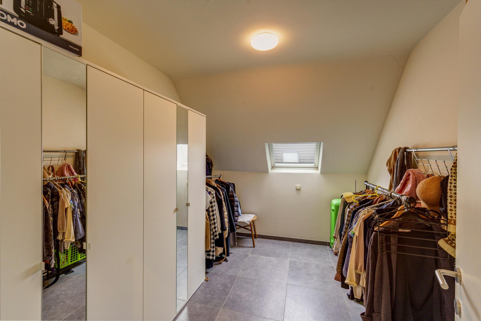 Ruim app met terras en drie slaapkamers in centrum Meerhout — foto