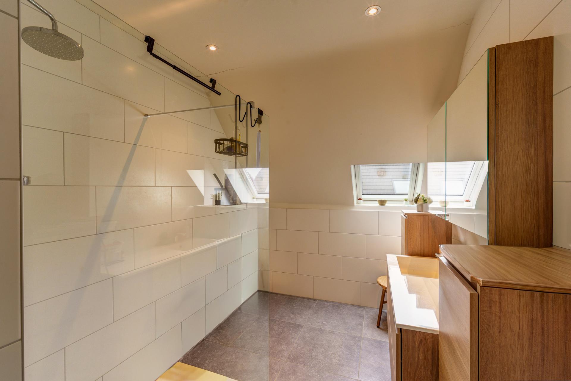 Ruim app met terras en drie slaapkamers in centrum Meerhout — foto