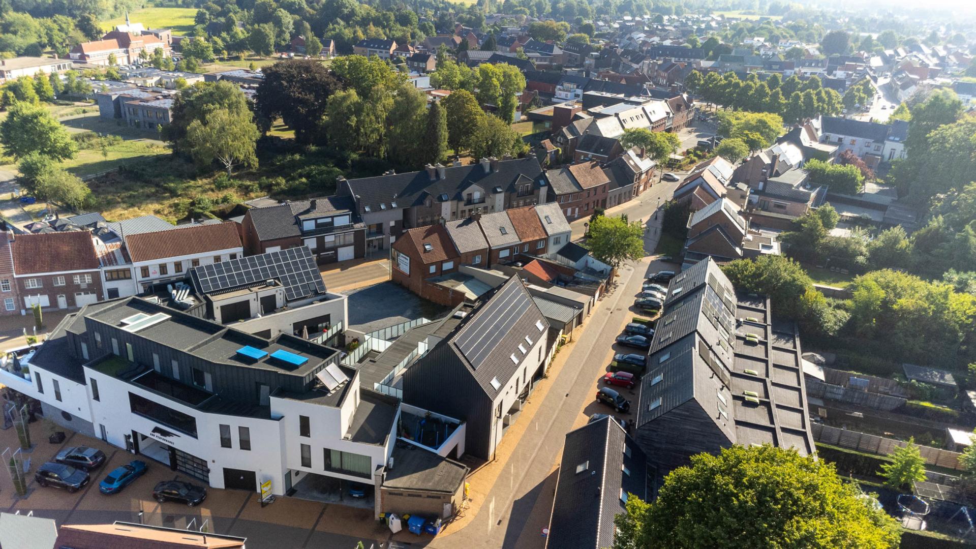 Ruim app met terras en drie slaapkamers in centrum Meerhout — foto