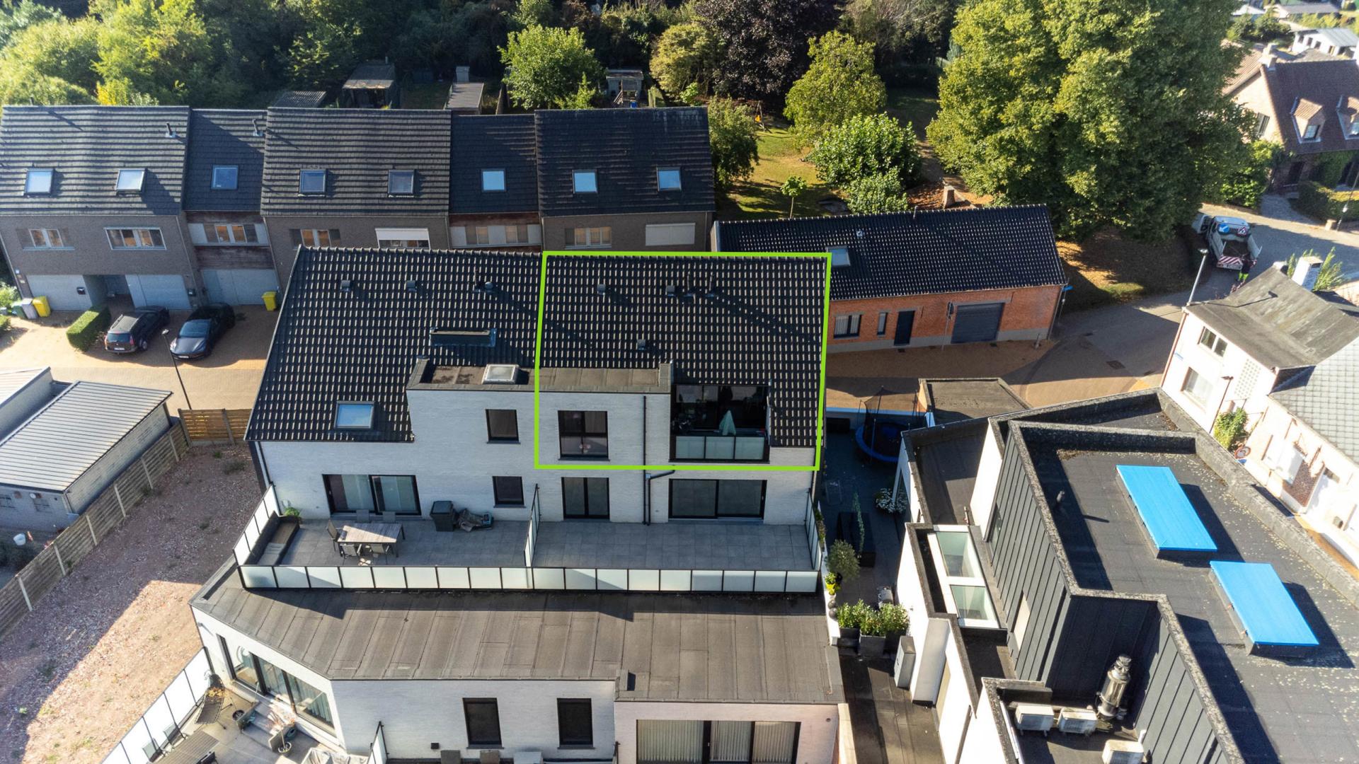 Ruim app met terras en drie slaapkamers in centrum Meerhout — foto