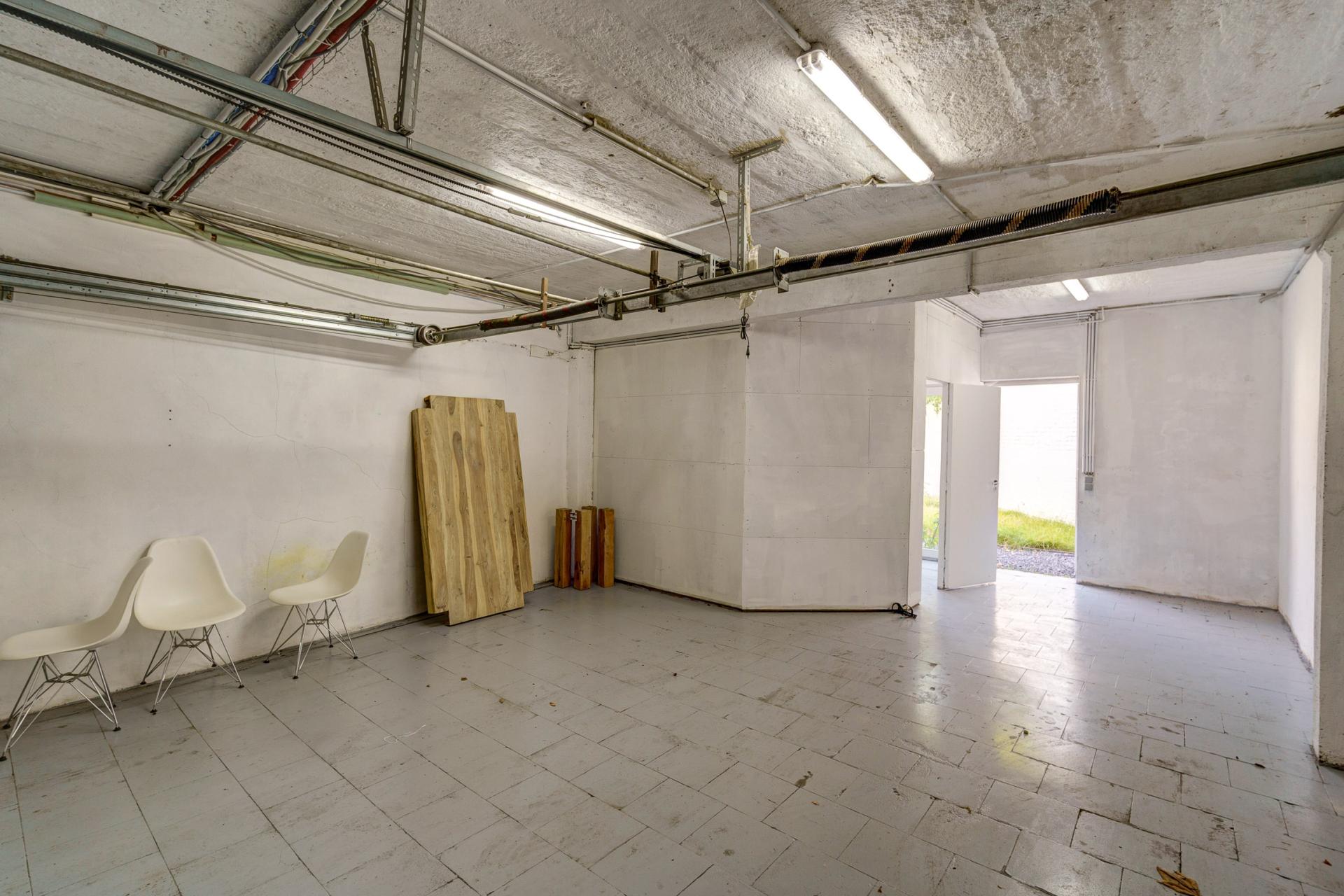 Instapklare gerenoveerde bel-etage met 5 SLPK & 2 garages — foto