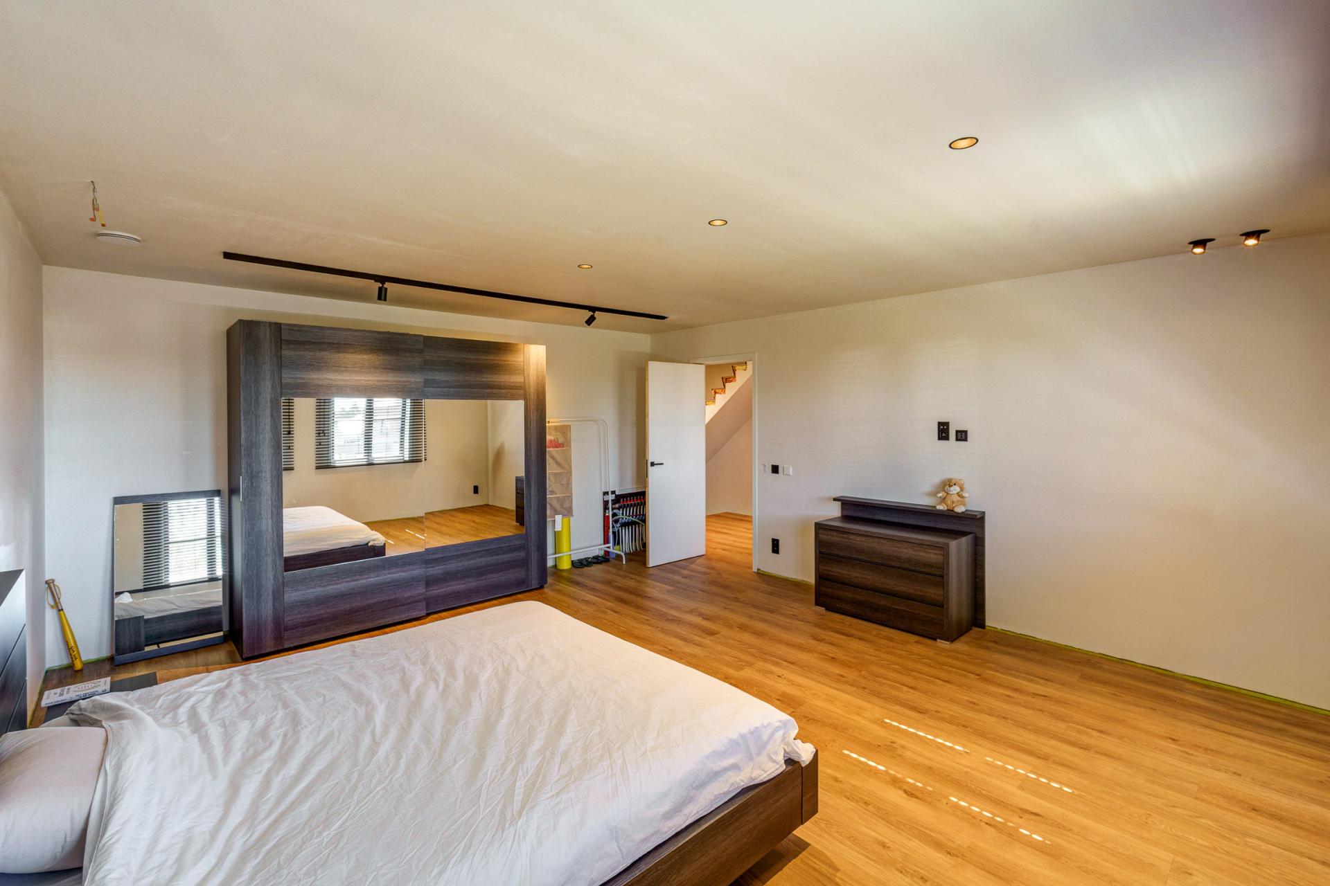 Nieuwbouw met 3 SLPK en multifunctionele zolder in Herentals — foto