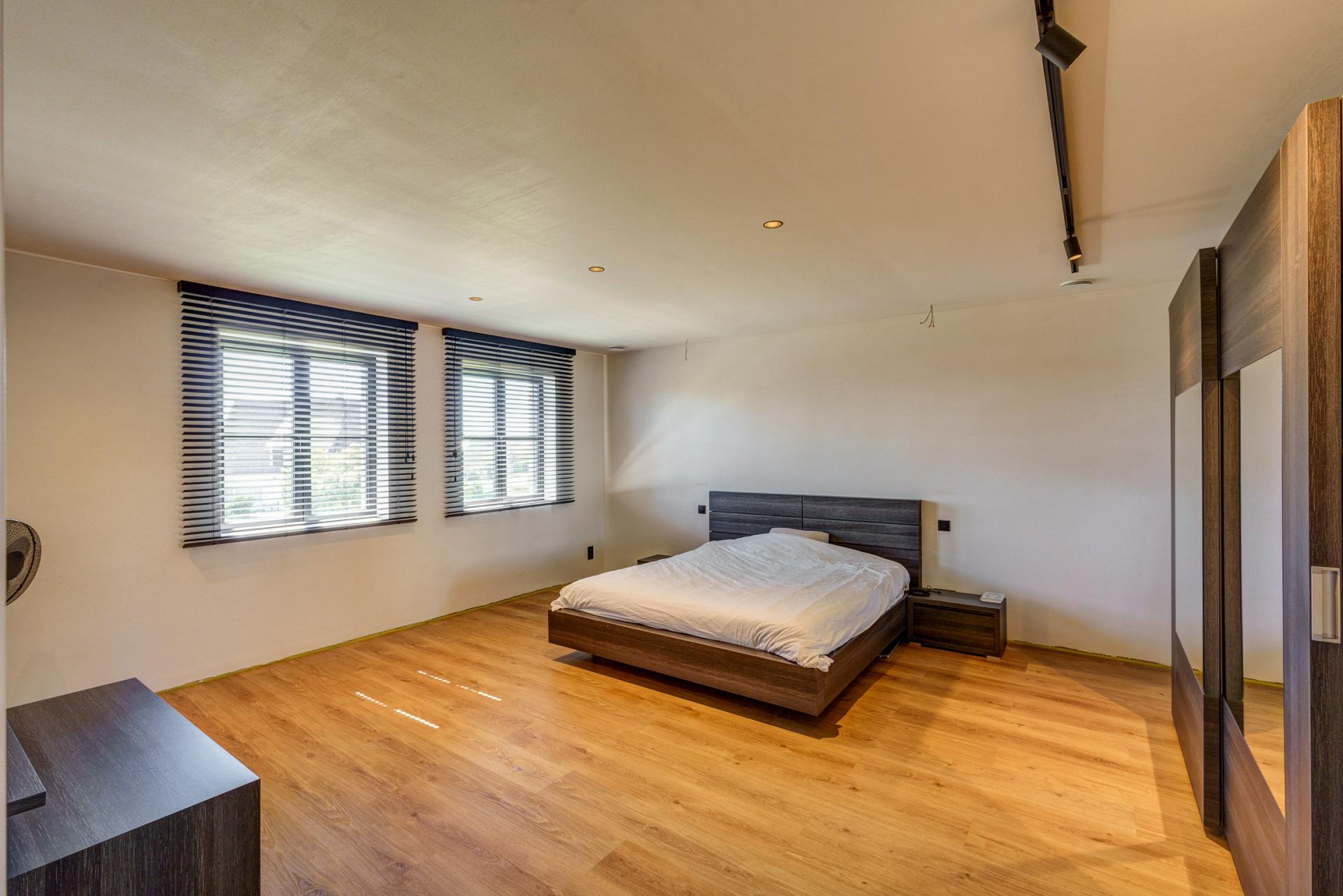 Nieuwbouw met 3 SLPK en multifunctionele zolder in Herentals — foto