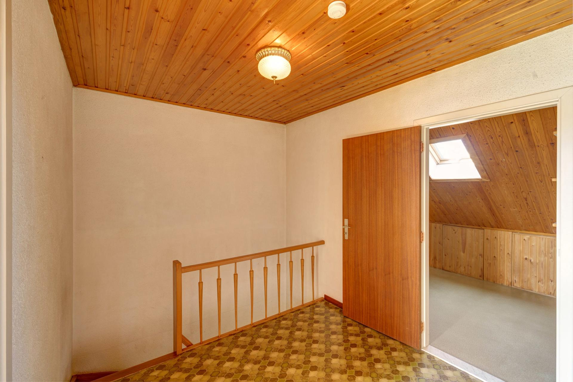 Te renoveren woning met 3 SLPK, garage, terras, tuin te Lier — foto