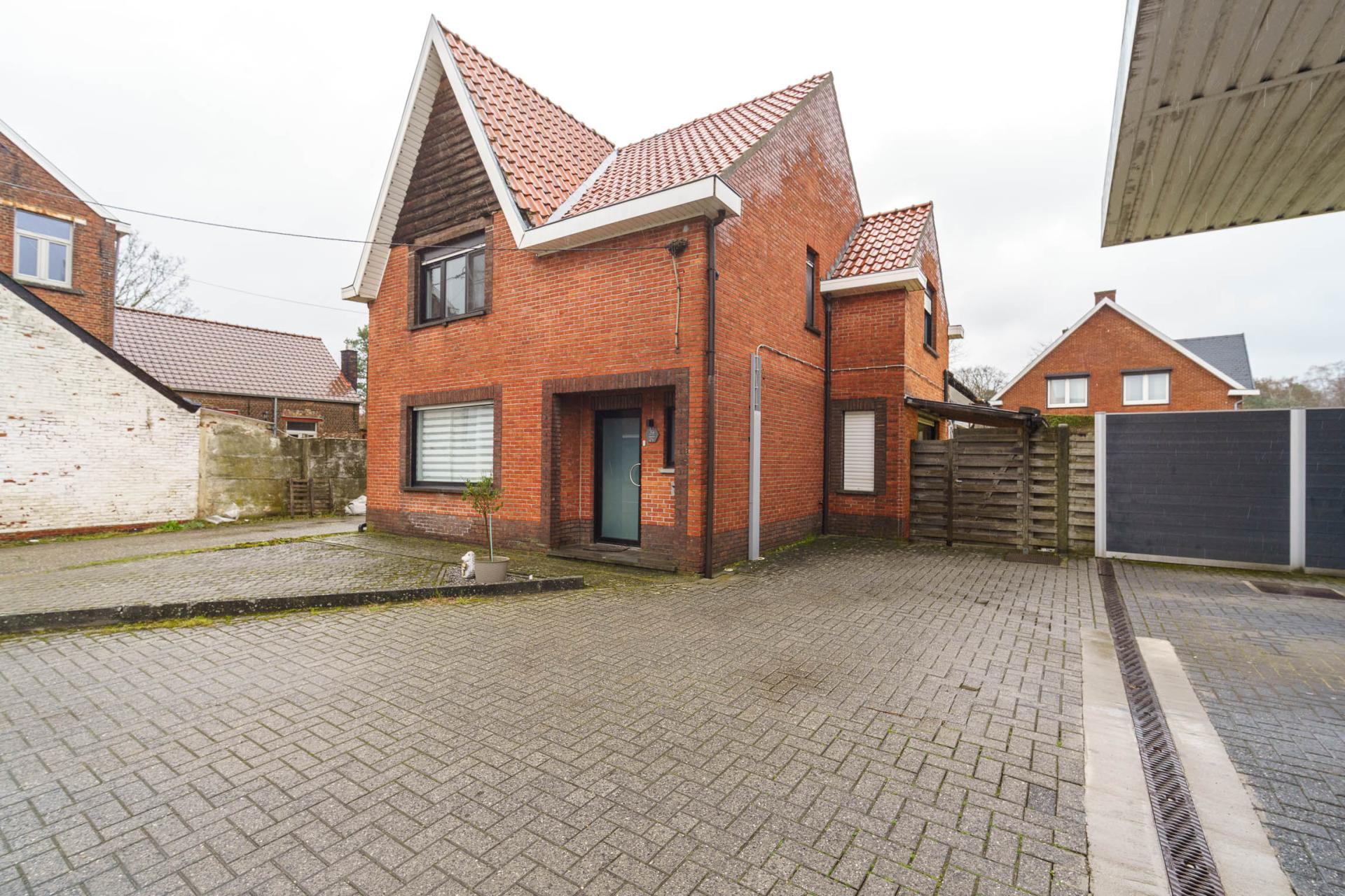 Ruime gezinswoning met 7 slpk in Meerhout - Gestel — foto