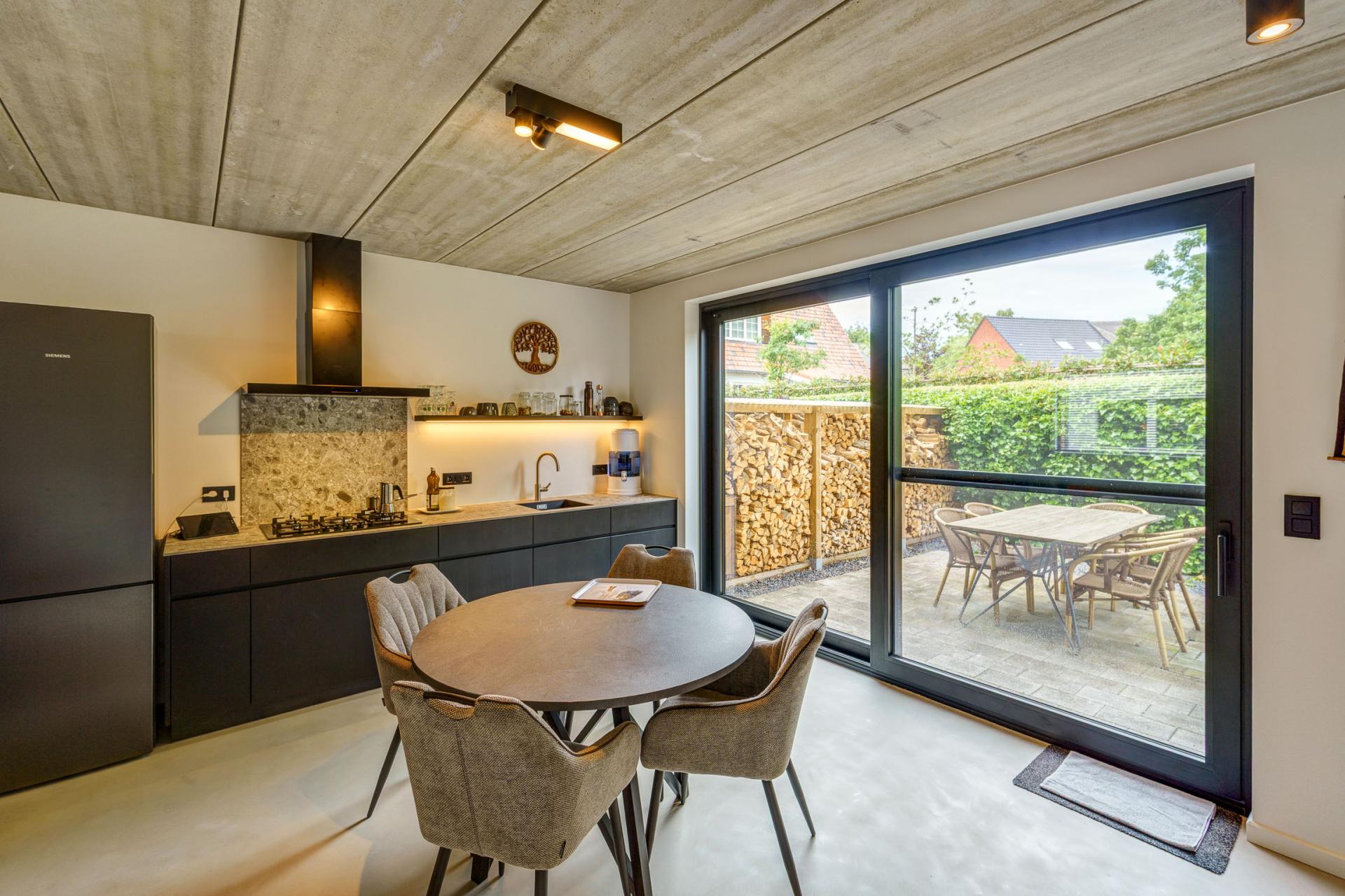 Moderne nieuwbouwwoning met garage en 2 ruime slpk in Balen — foto