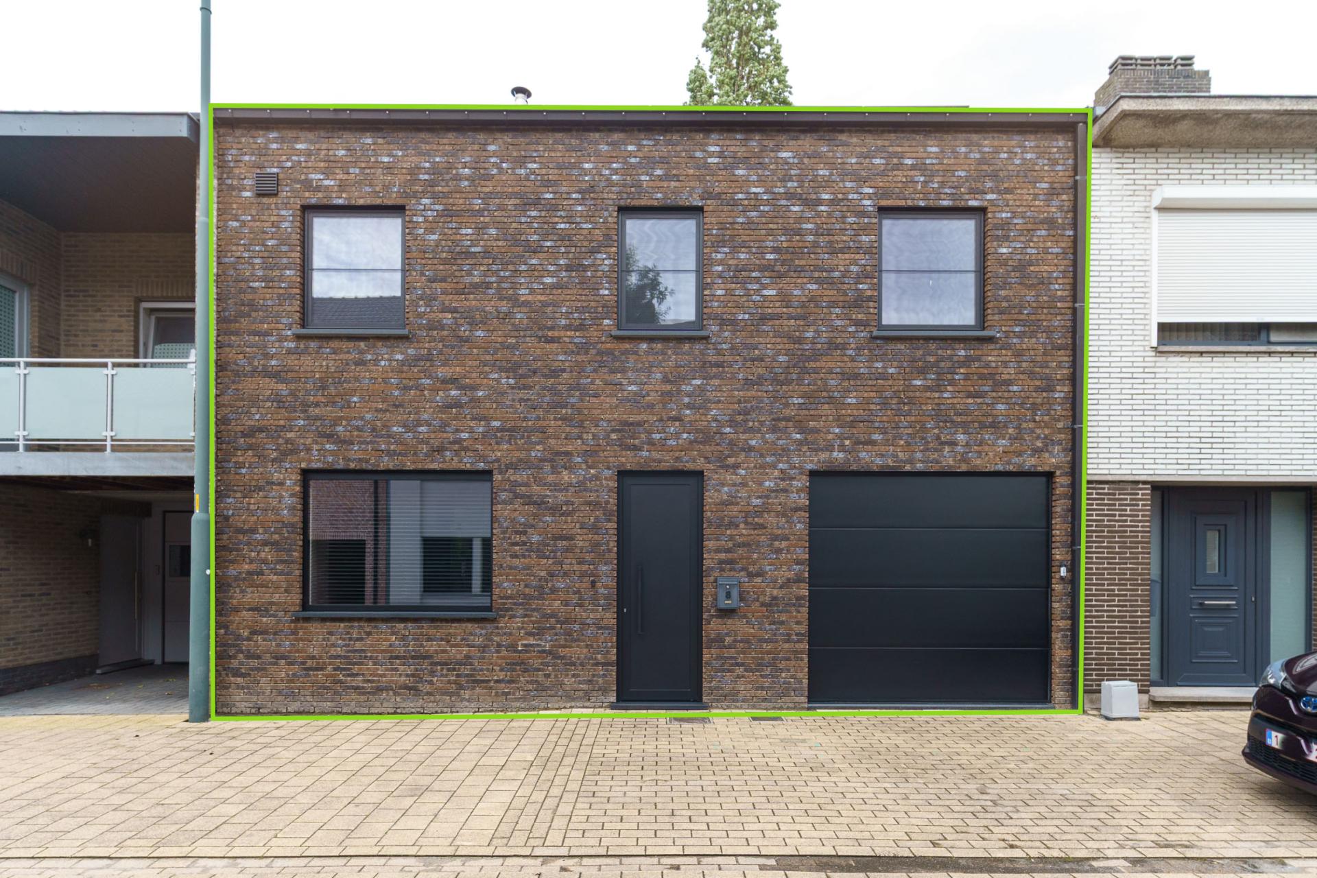 Moderne nieuwbouwwoning met garage en 2 ruime slpk in Balen — foto