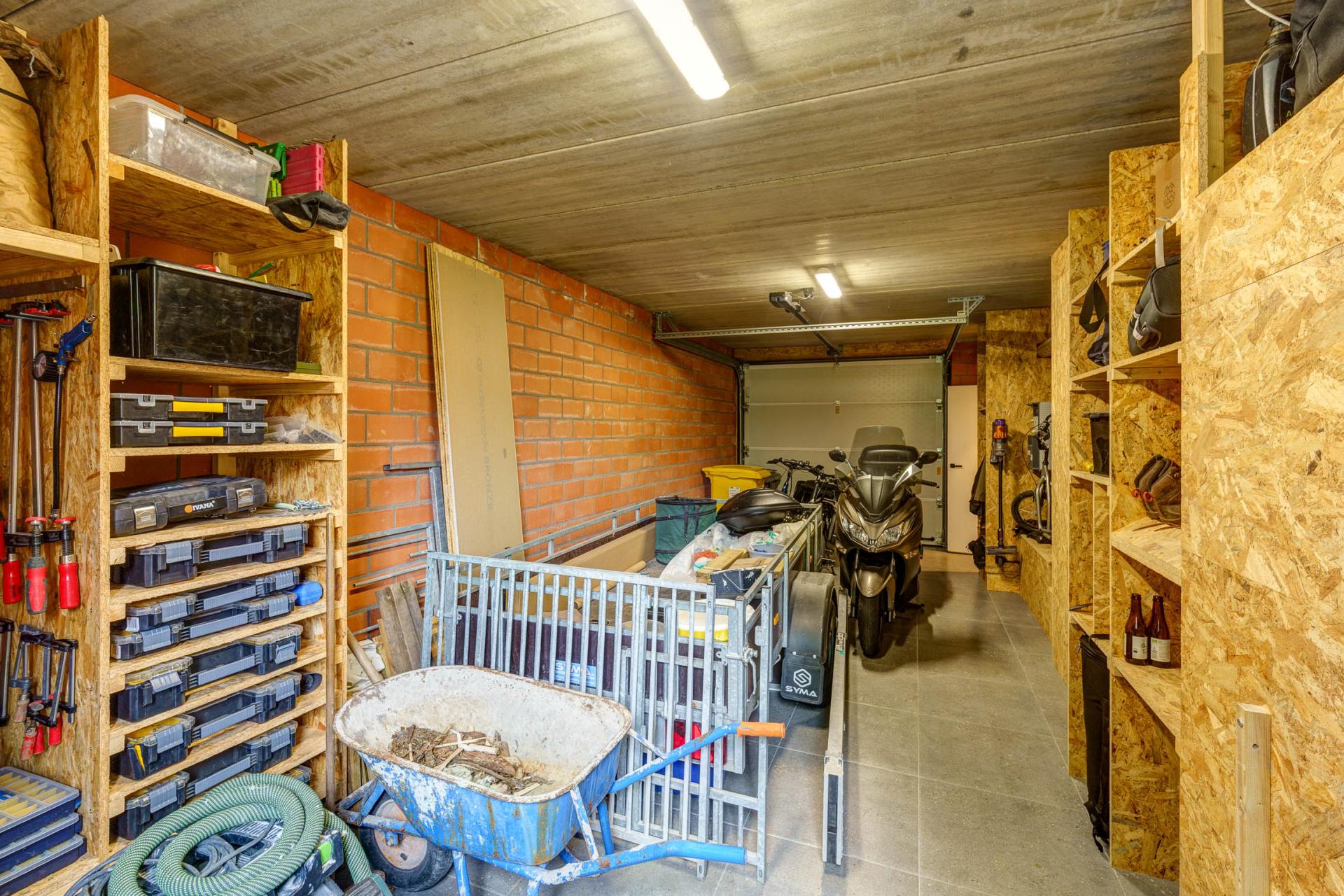 Moderne nieuwbouwwoning met garage en 2 ruime slpk in Balen — foto
