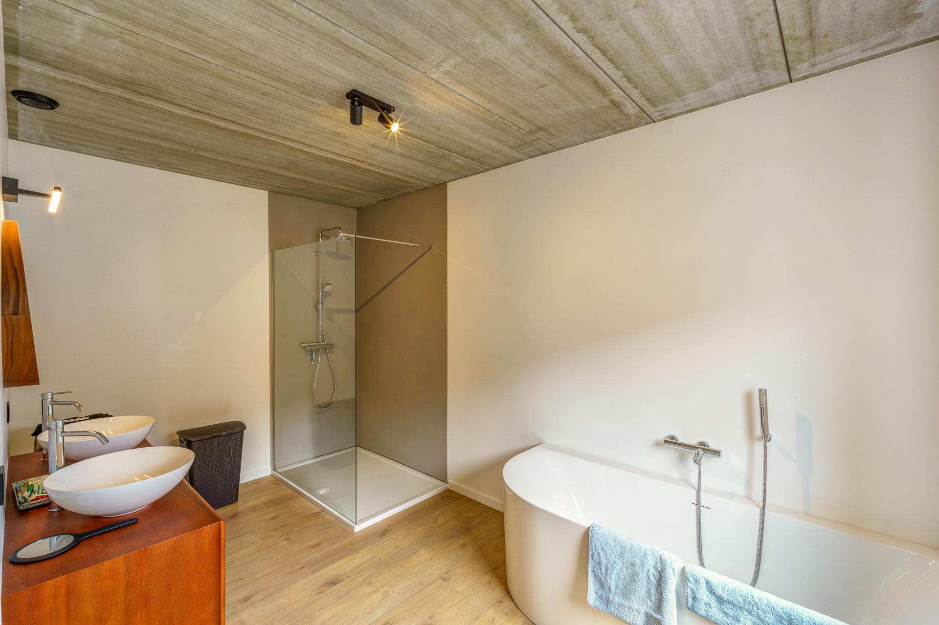 Moderne nieuwbouwwoning met garage en 2 ruime slpk in Balen — foto
