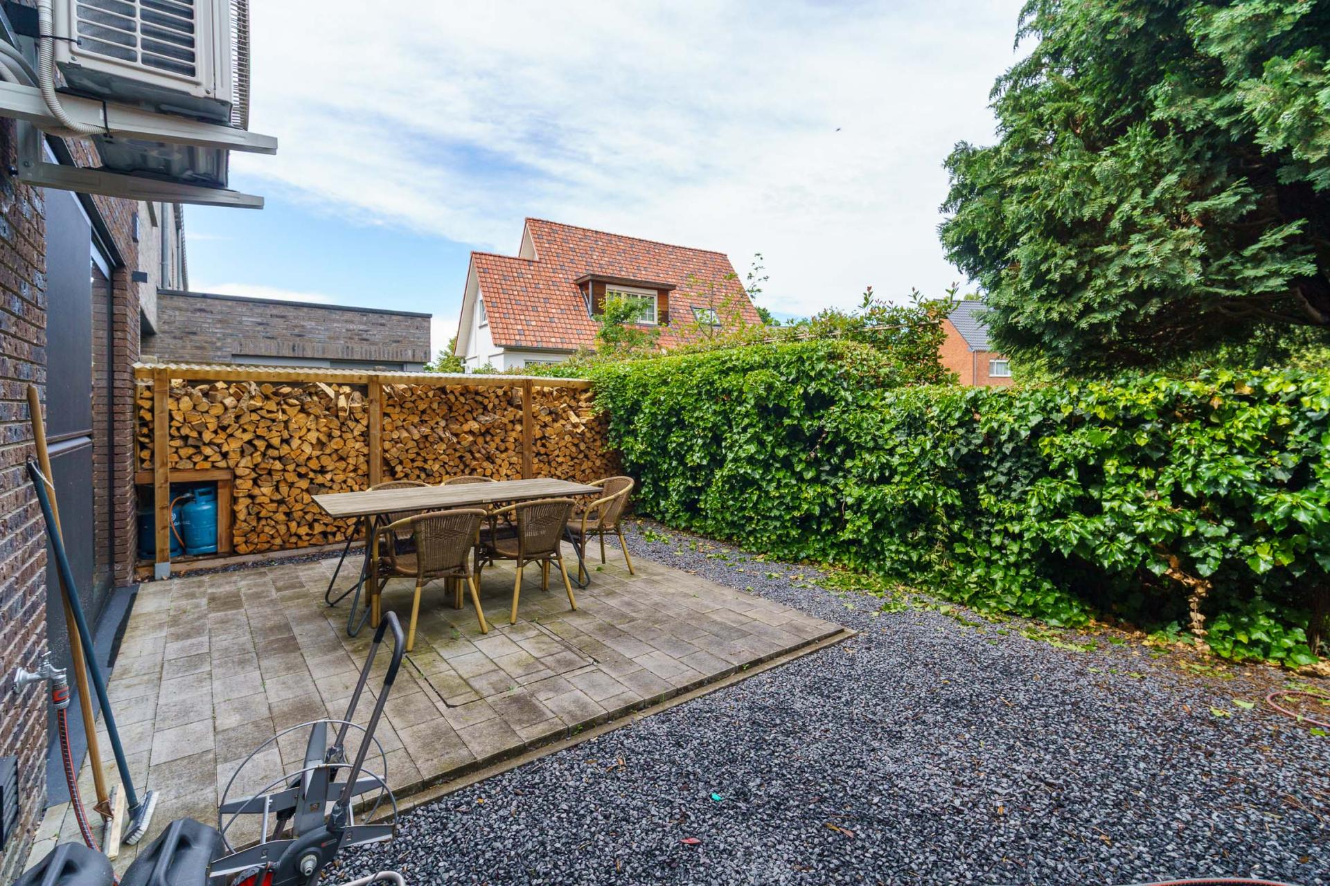 Moderne nieuwbouwwoning met garage en 2 ruime slpk in Balen — foto
