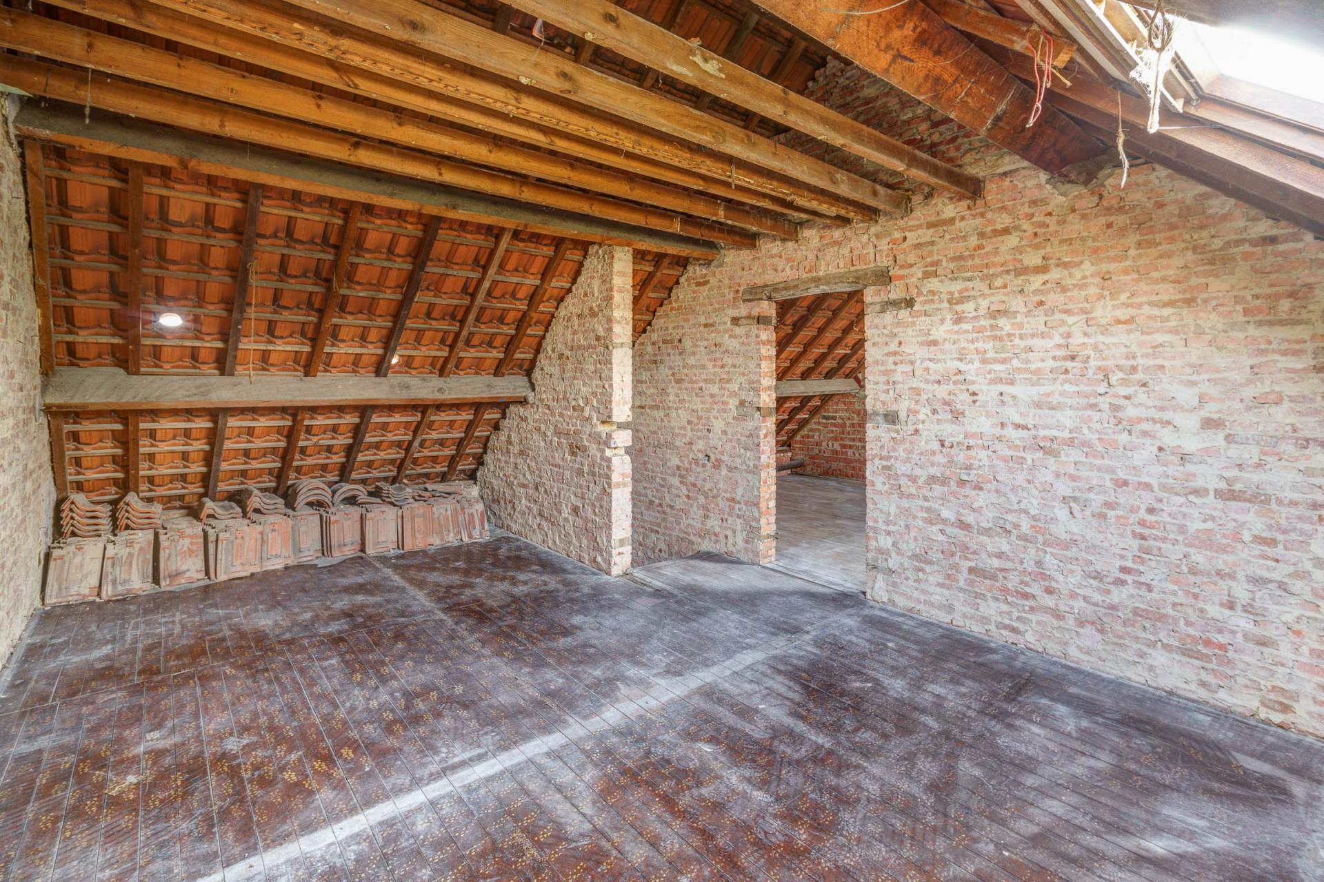 Rustig gelegen, te renoveren woning op 18a75ca te Herselt — foto