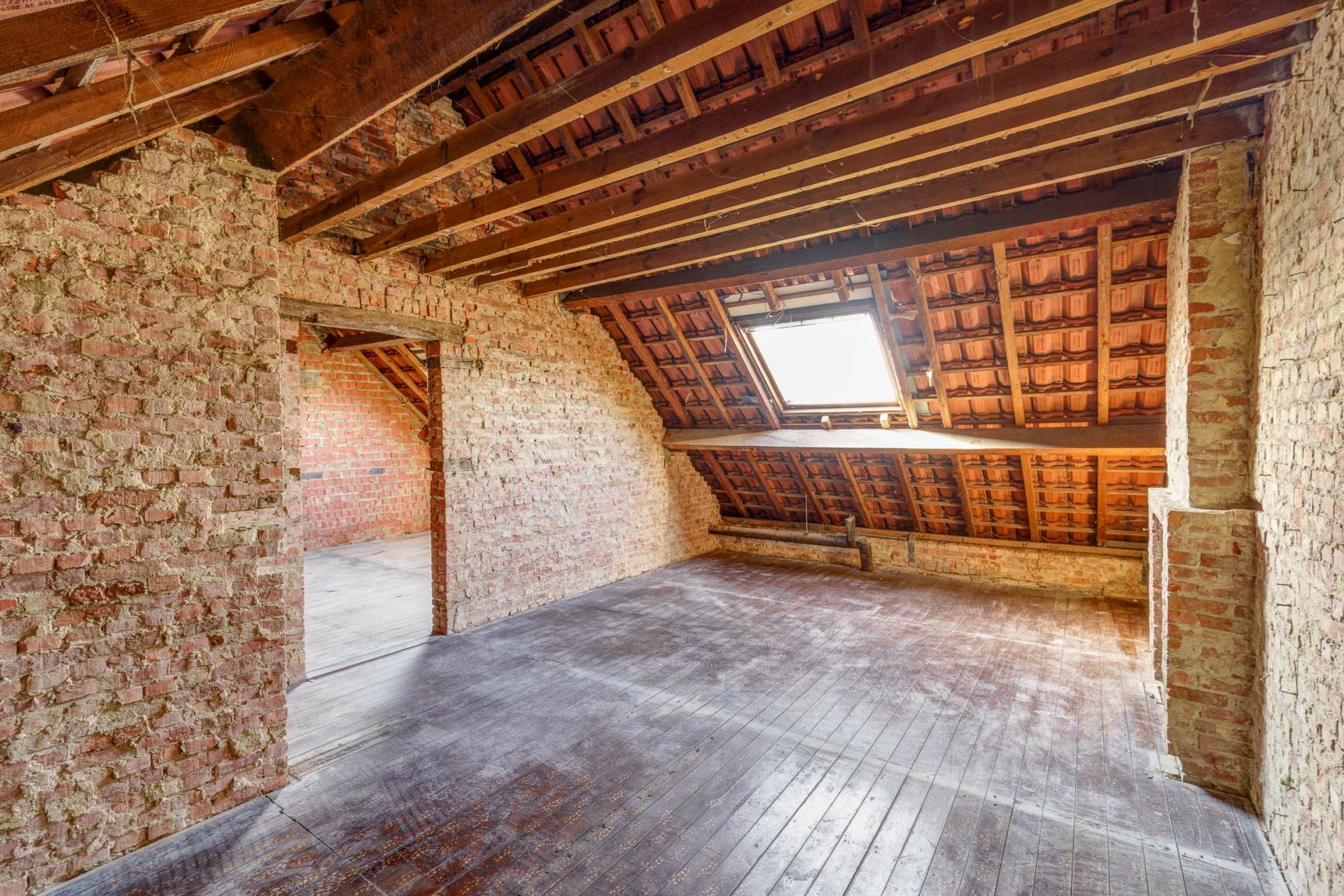 Rustig gelegen, te renoveren woning op 18a75ca te Herselt — foto