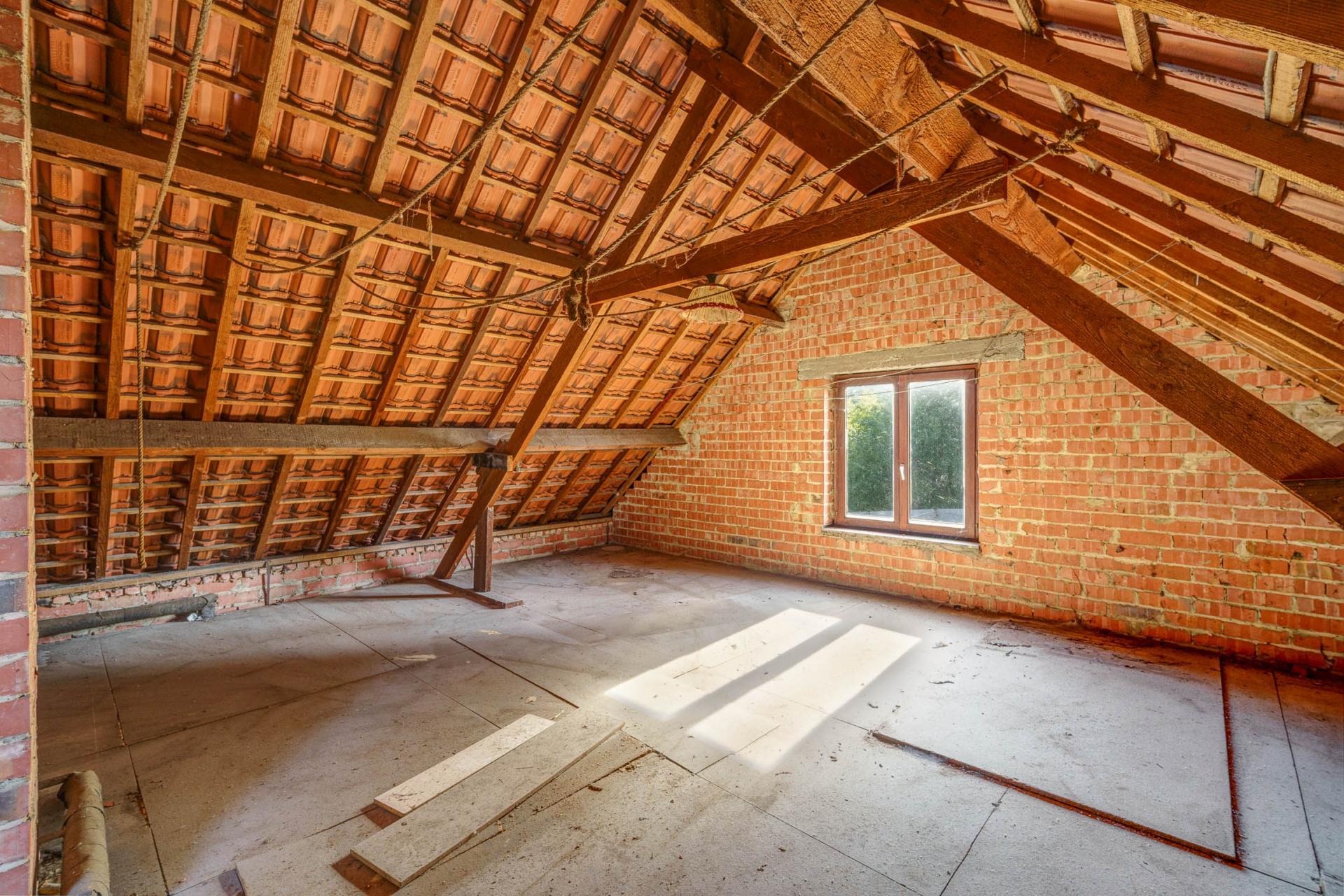 Rustig gelegen, te renoveren woning op 18a75ca te Herselt — foto