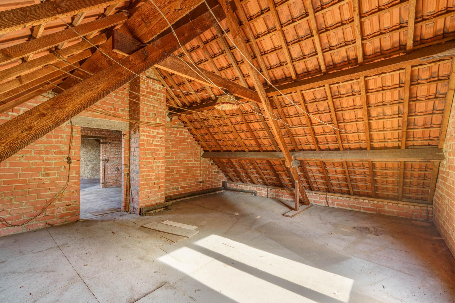 Rustig gelegen, te renoveren woning op 18a75ca te Herselt — foto