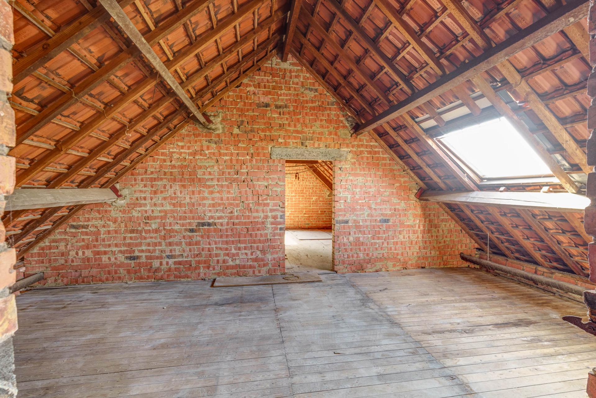 Rustig gelegen, te renoveren woning op 18a75ca te Herselt — foto