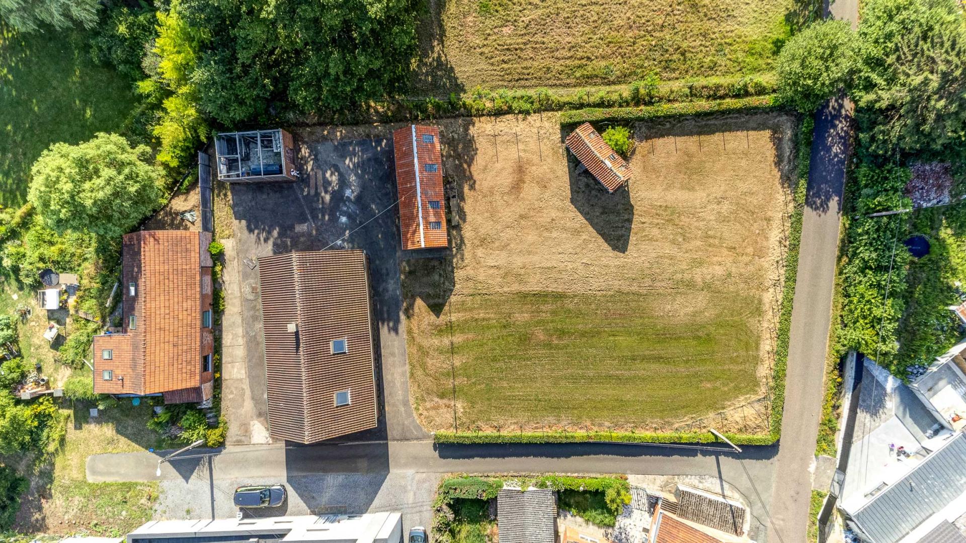 Rustig gelegen, te renoveren woning op 18a75ca te Herselt — foto