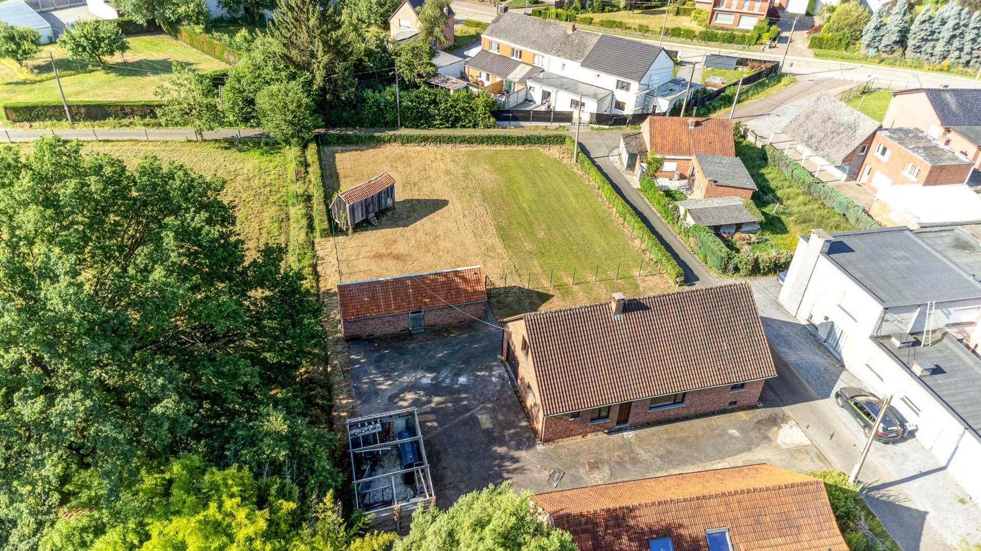 Rustig gelegen, te renoveren woning op 18a75ca te Herselt — foto