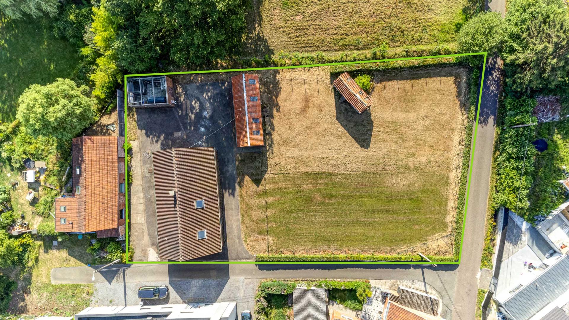 Rustig gelegen, te renoveren woning op 18a75ca te Herselt — foto