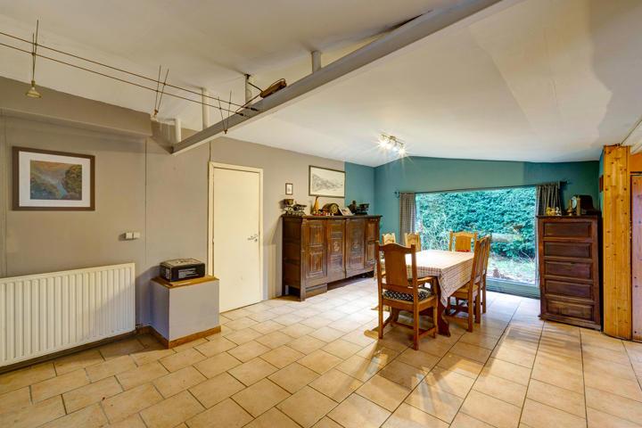Te renoveren/af te breken woning in Schoten — foto