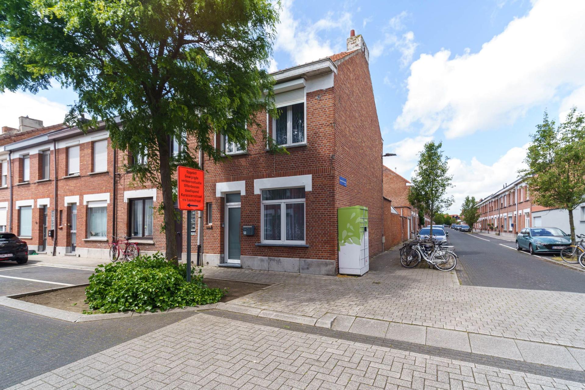 Gerenoveerde HOB in rustige wijk met garage in Mechelen — foto
