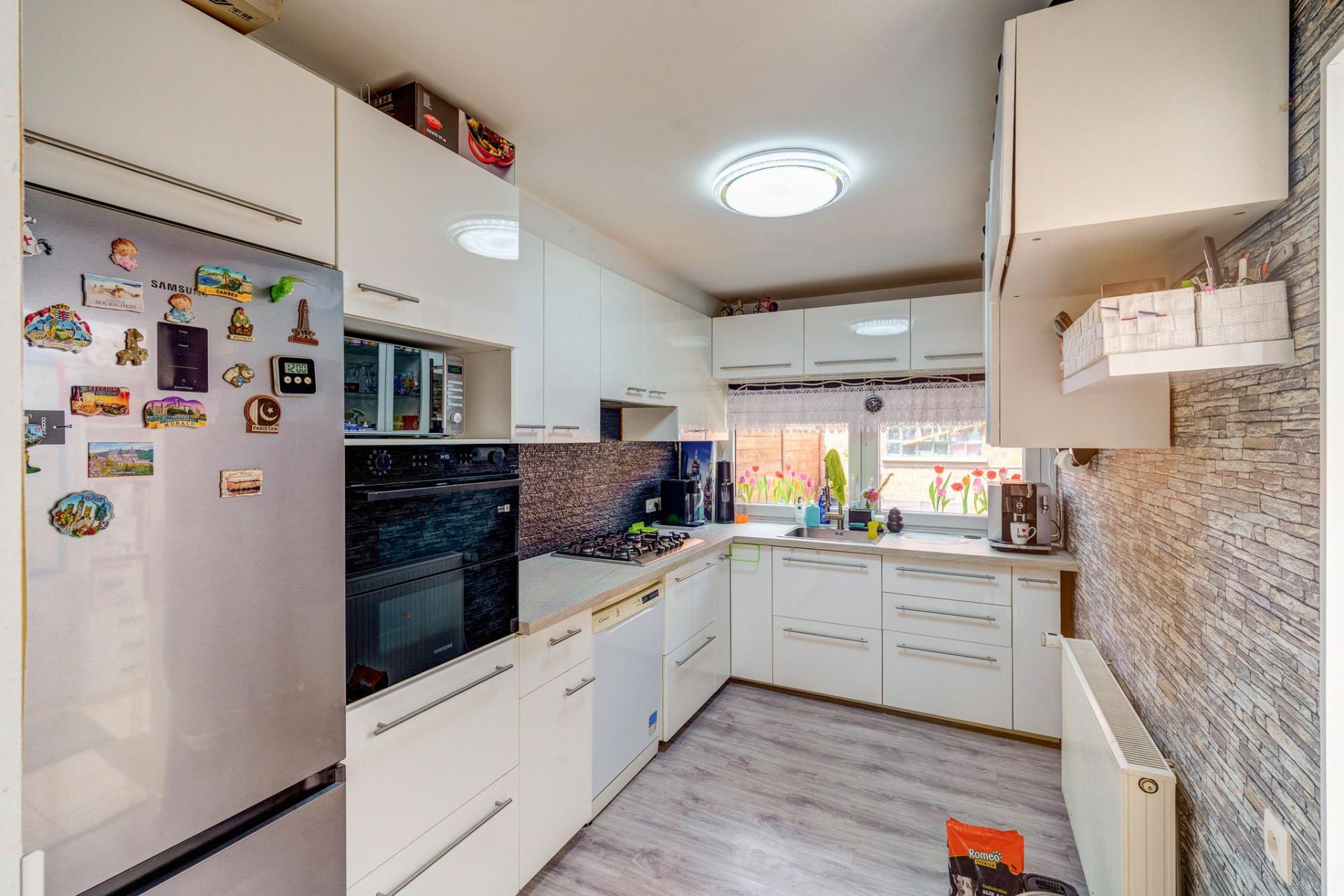 Gerenoveerde HOB in rustige wijk met garage in Mechelen — foto