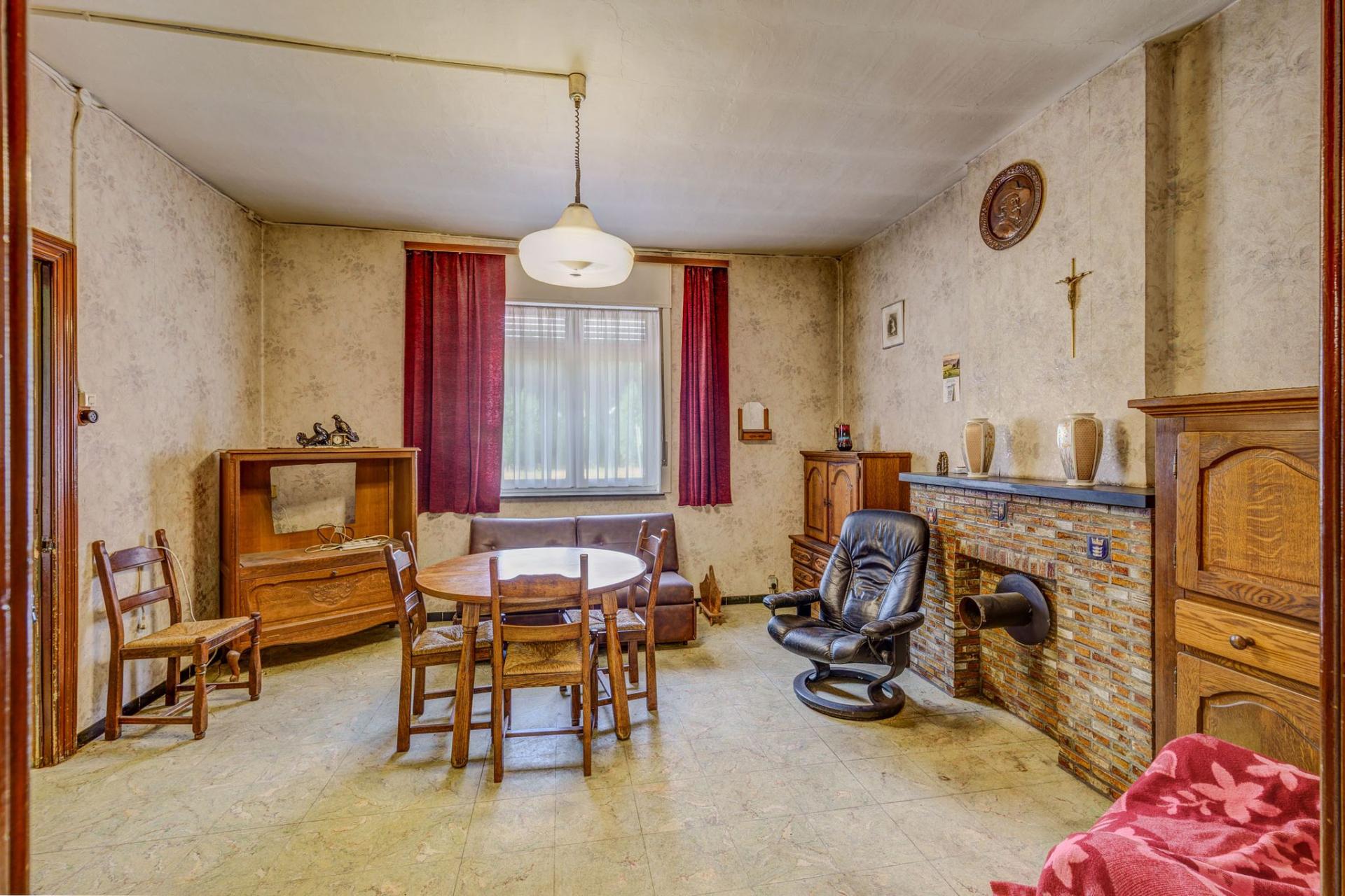 Karaktervolle hoeve met verkavelingspotentieel in Budingen. — foto