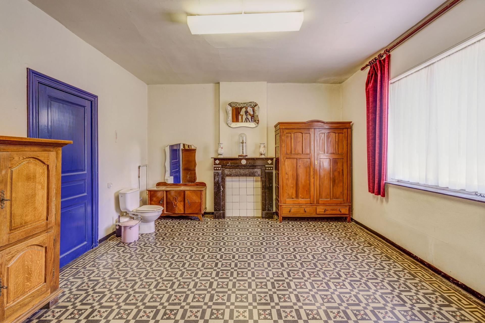 Karaktervolle hoeve met verkavelingspotentieel in Budingen. — foto