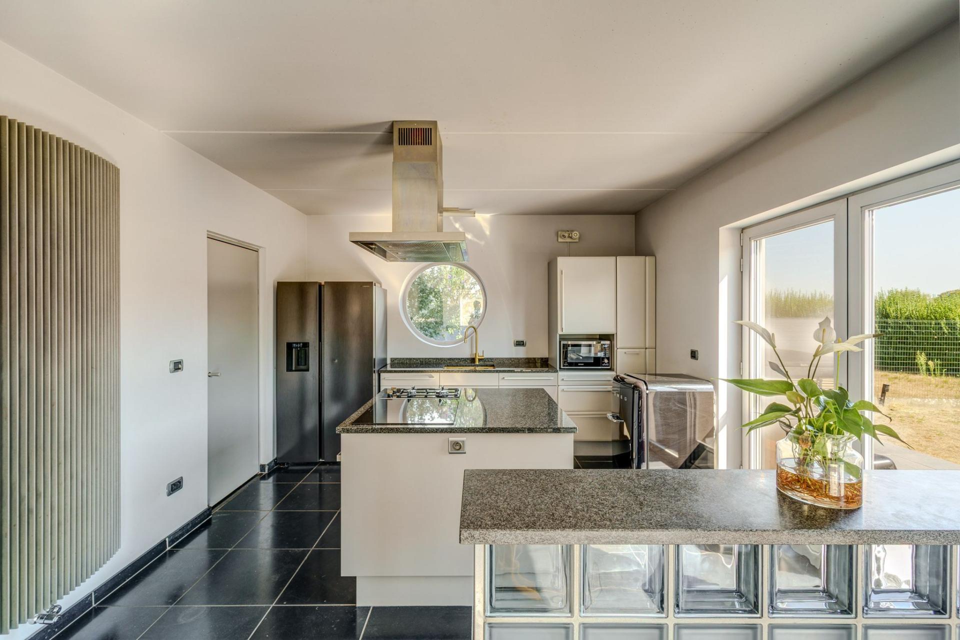 Ruime villa met 4 slaapkamers te Putte — foto