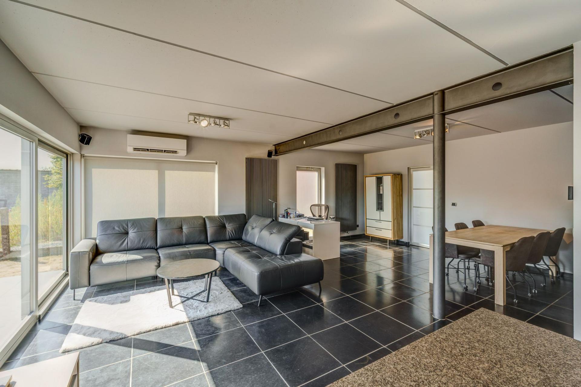 Ruime villa met 4 slaapkamers te Putte — foto
