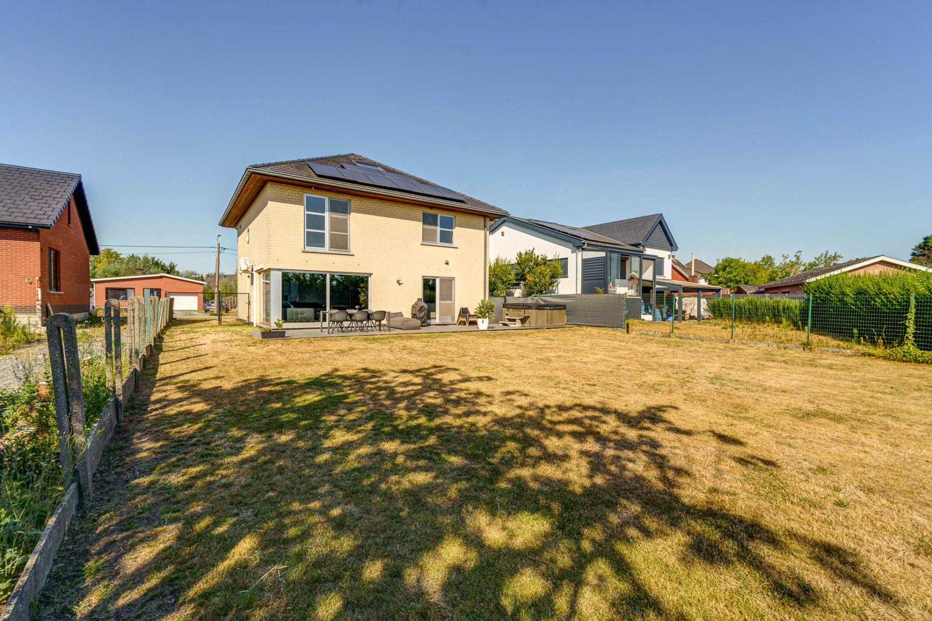 Ruime villa met 4 slaapkamers te Putte — foto