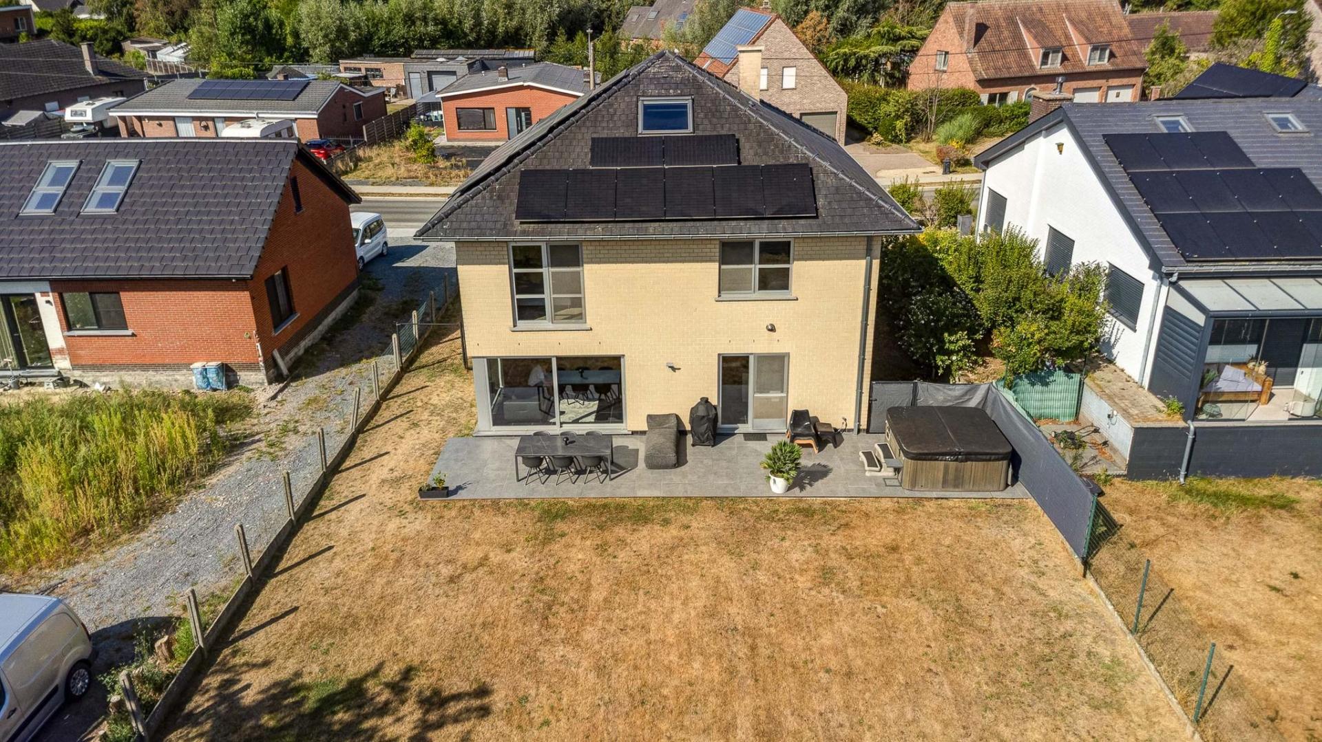 Ruime villa met 4 slaapkamers te Putte — foto