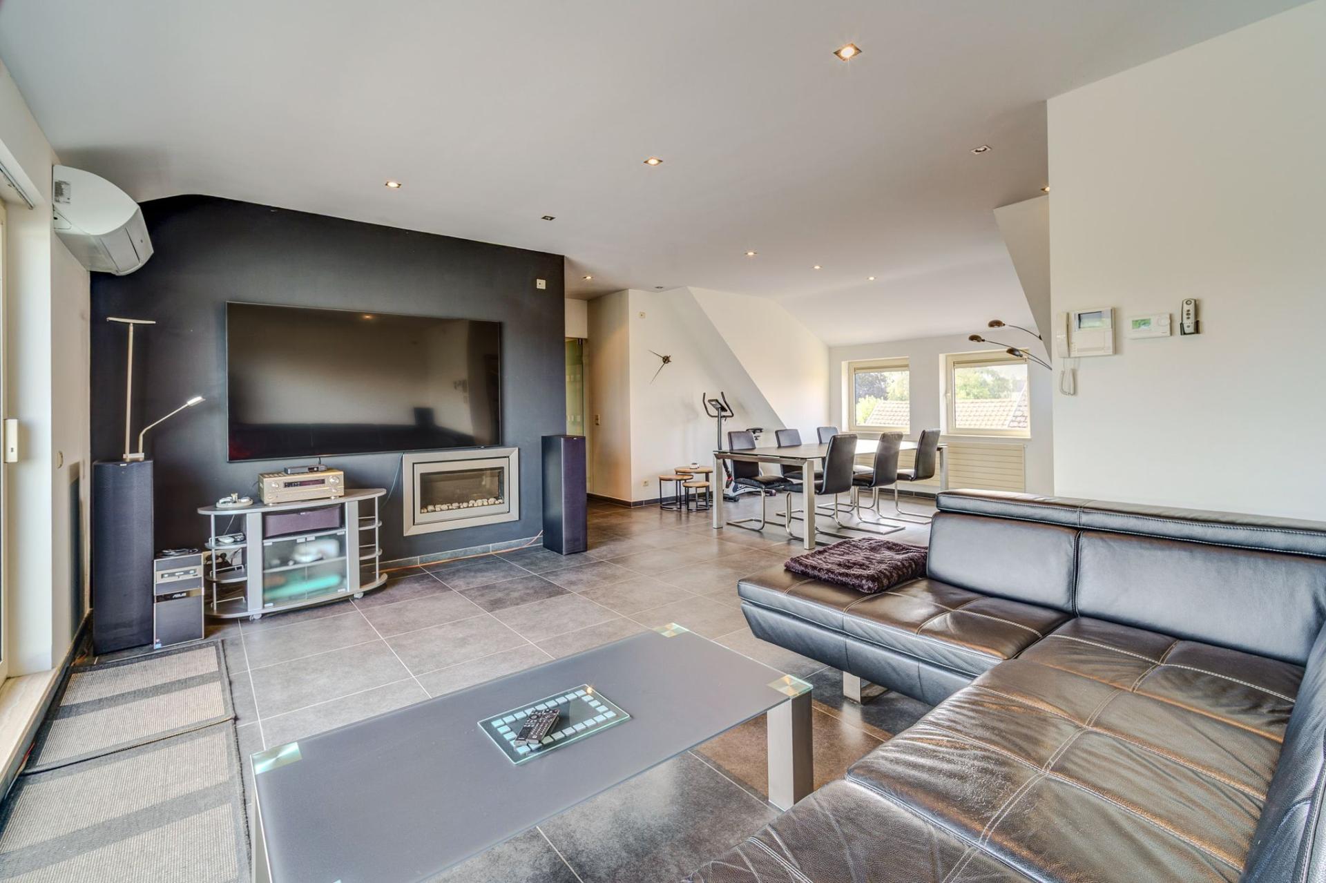 Exclusief penthouse, twee slpks en riant zonneterras in Geel — foto