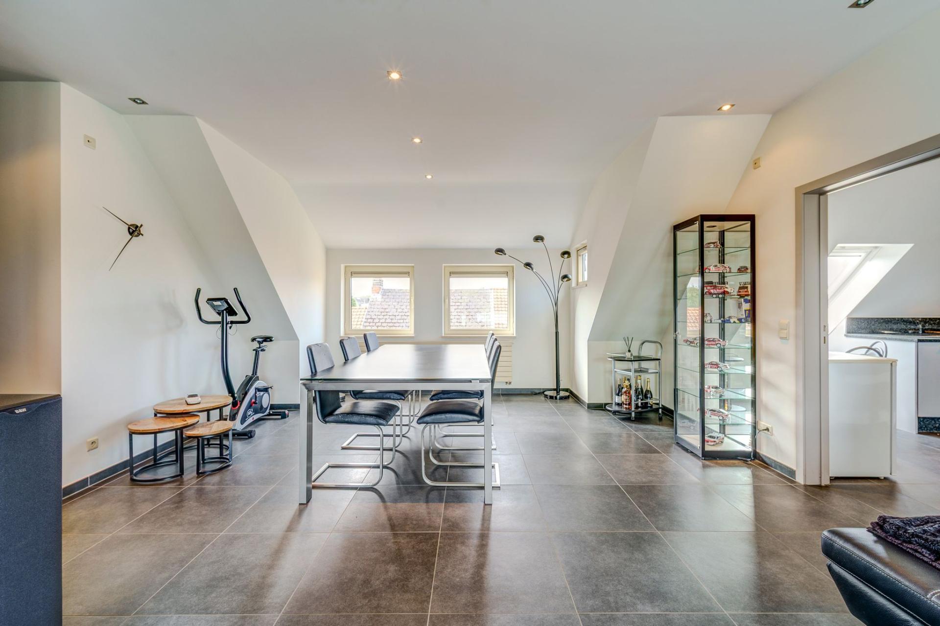 Exclusief penthouse, twee slpks en riant zonneterras in Geel — foto